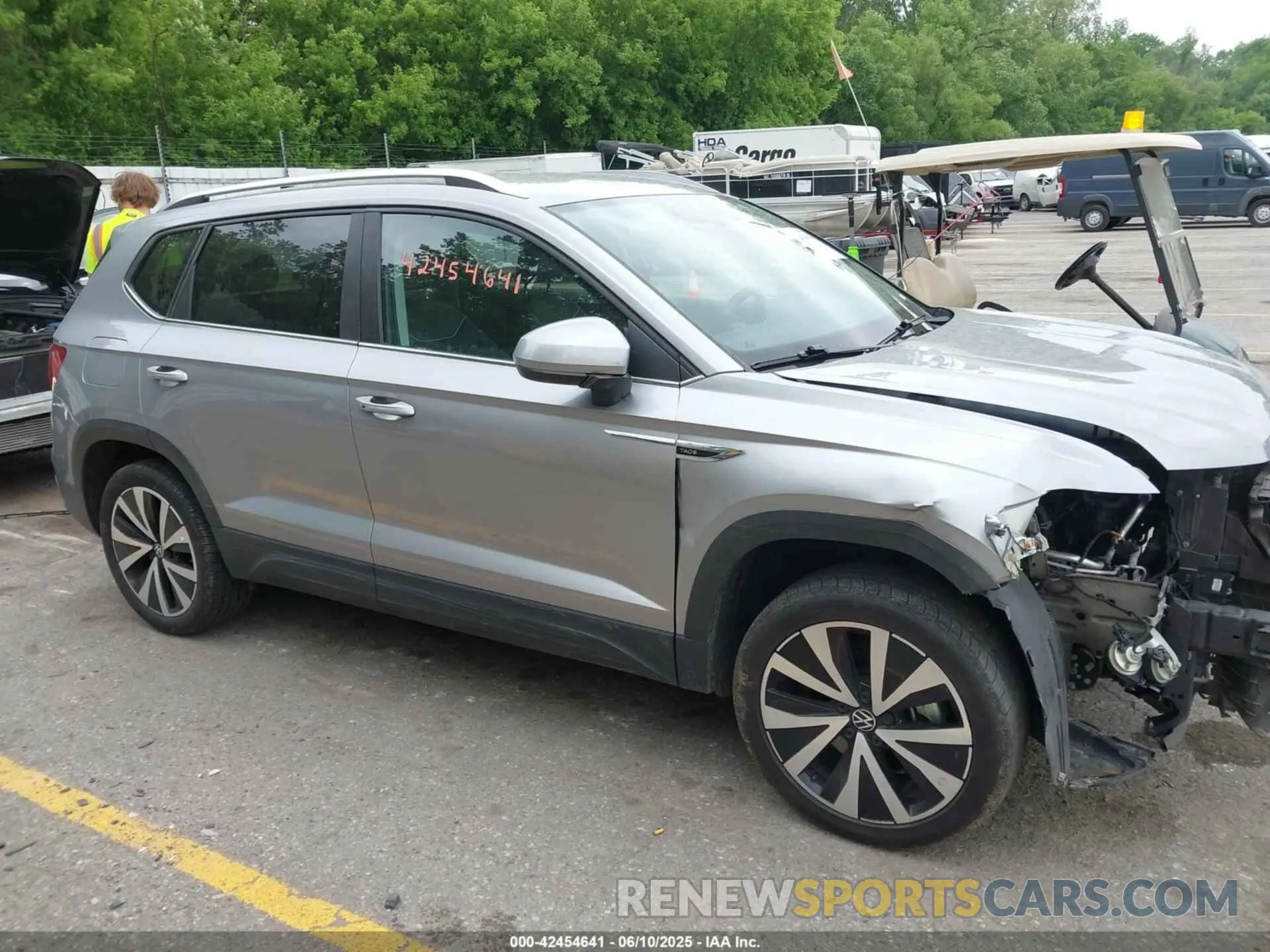 13 Photograph of a damaged car 3VVSX7B26PM317527 VOLKSWAGEN TAOS 2023