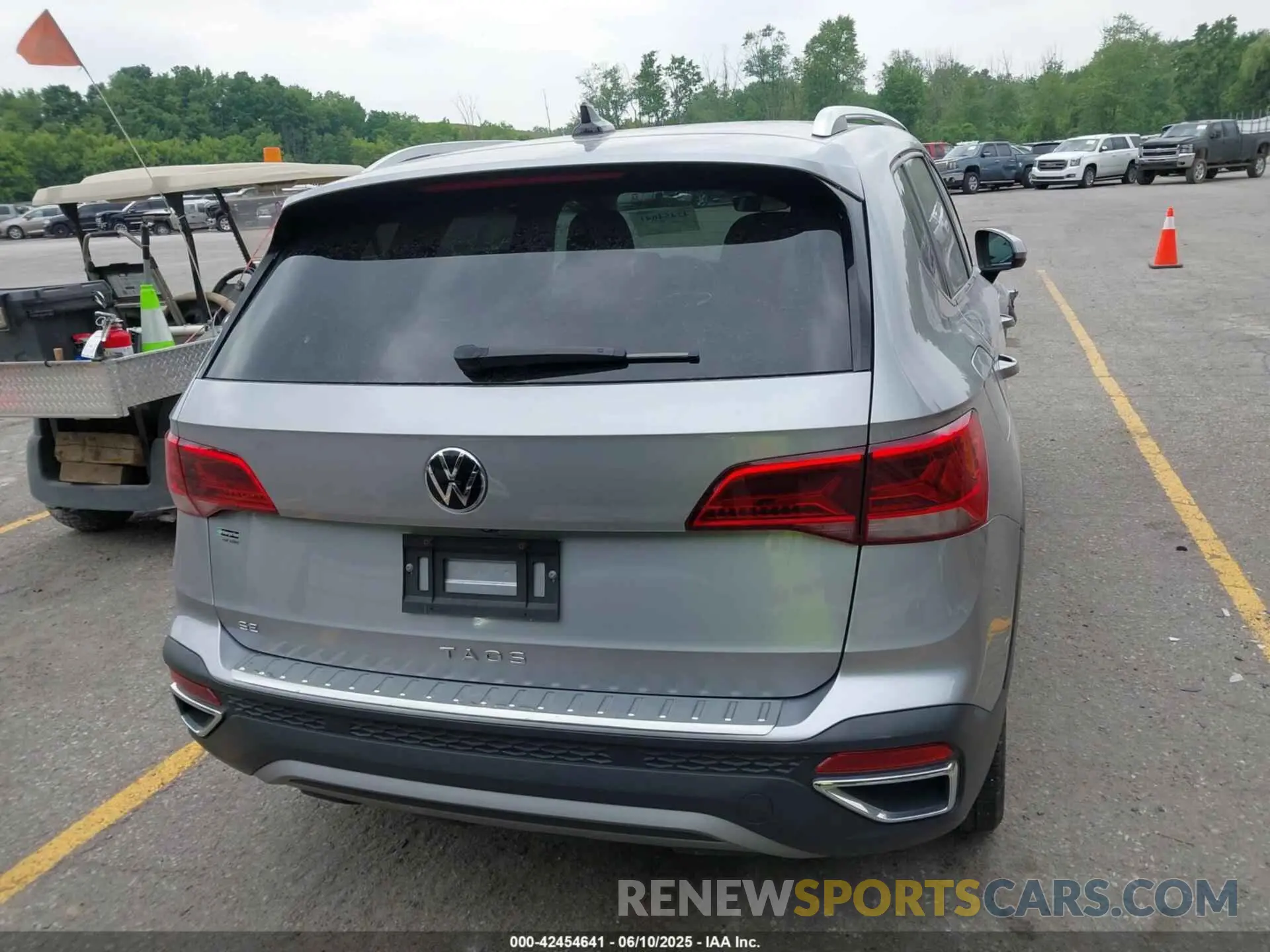 16 Photograph of a damaged car 3VVSX7B26PM317527 VOLKSWAGEN TAOS 2023