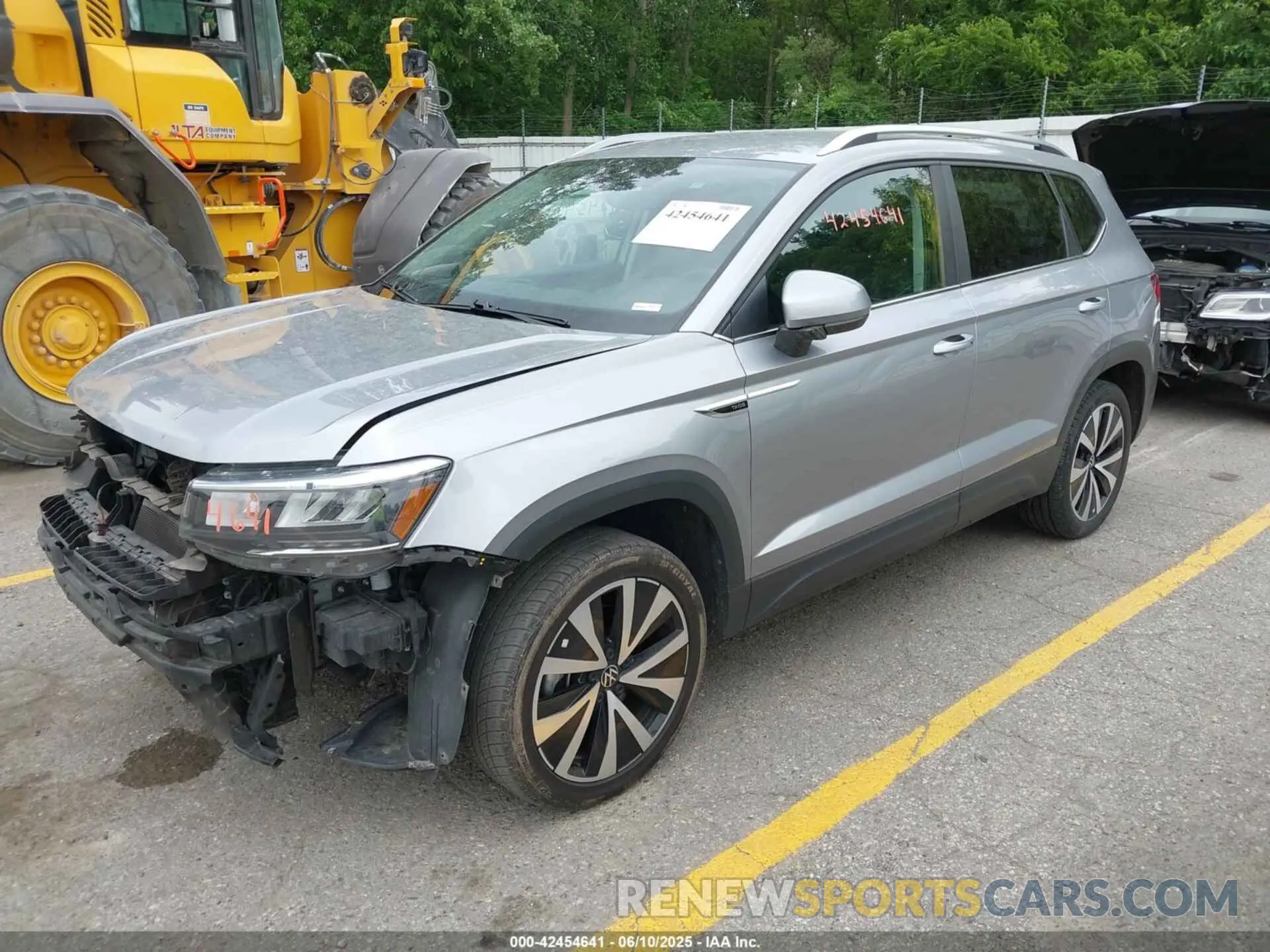 2 Photograph of a damaged car 3VVSX7B26PM317527 VOLKSWAGEN TAOS 2023