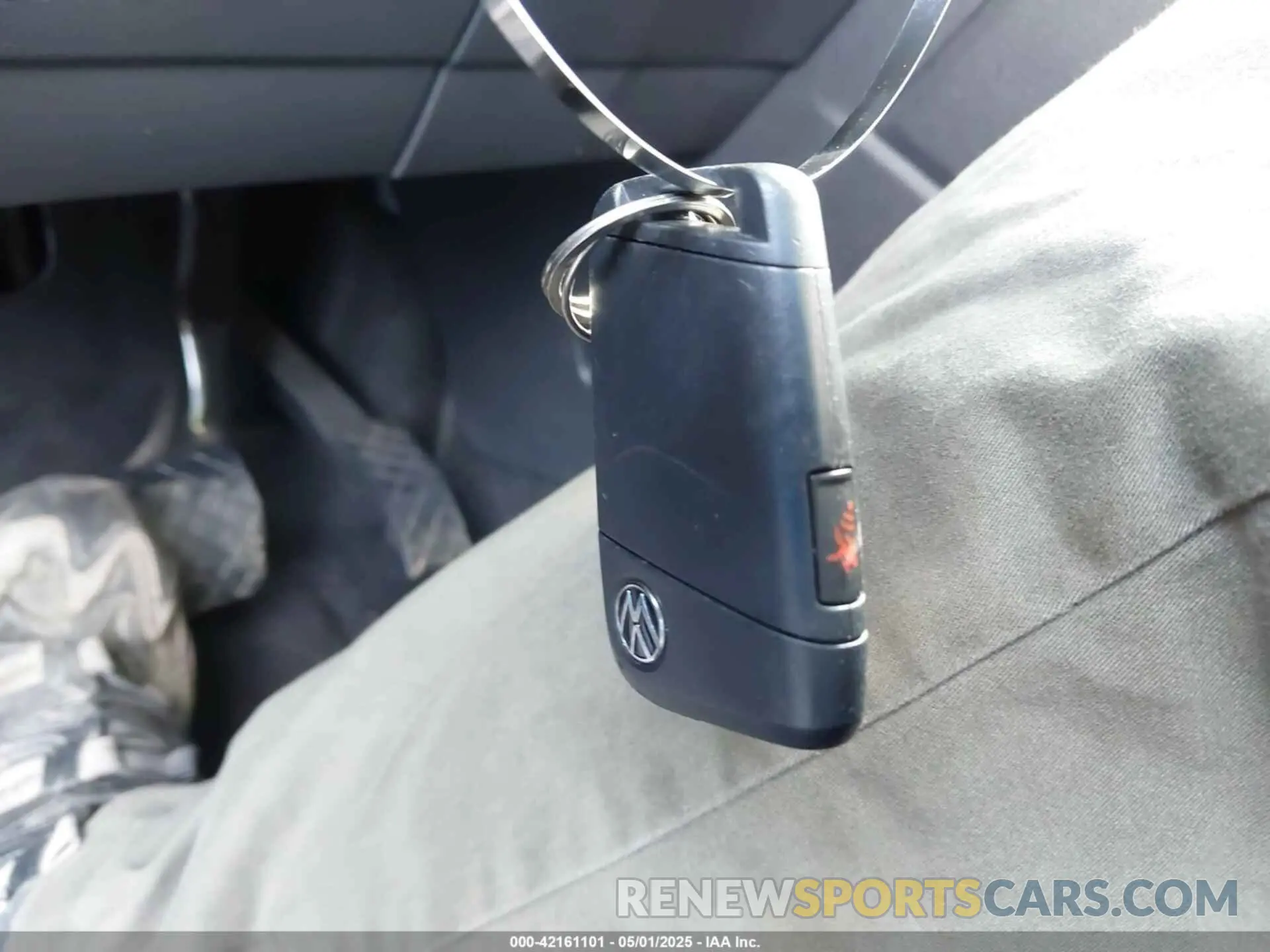 11 Photograph of a damaged car 3VVSX7B29PM304772 VOLKSWAGEN TAOS 2023