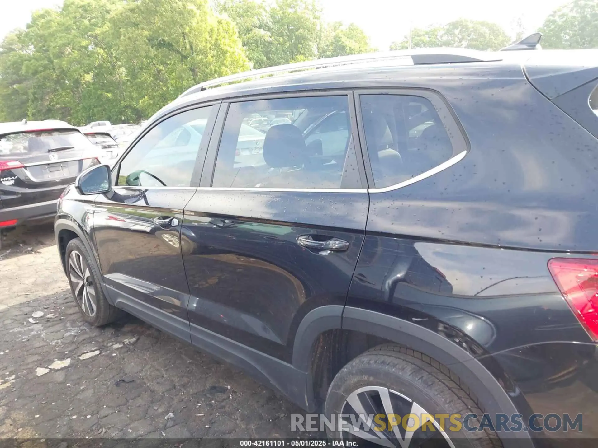 14 Photograph of a damaged car 3VVSX7B29PM304772 VOLKSWAGEN TAOS 2023
