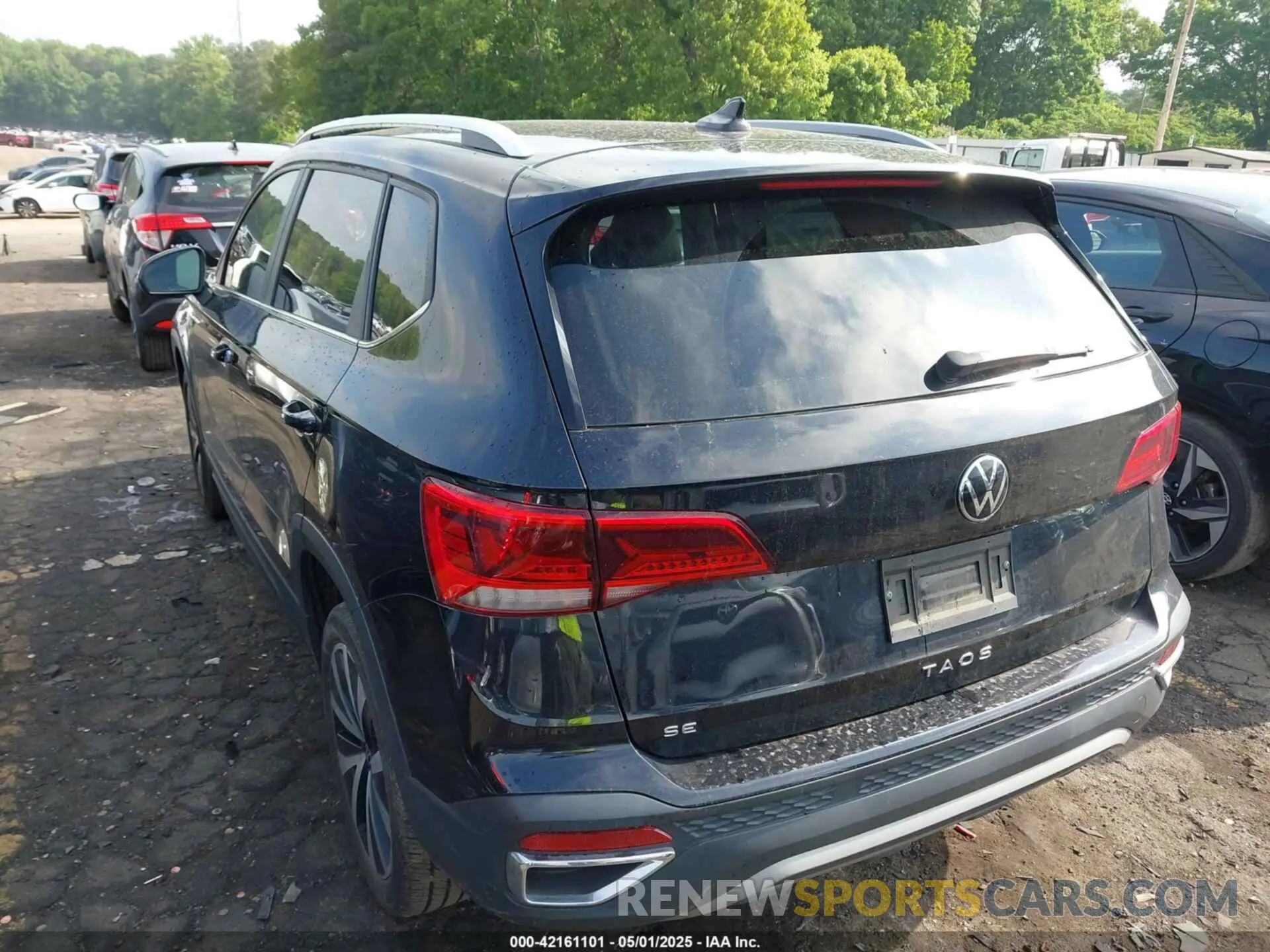 3 Photograph of a damaged car 3VVSX7B29PM304772 VOLKSWAGEN TAOS 2023
