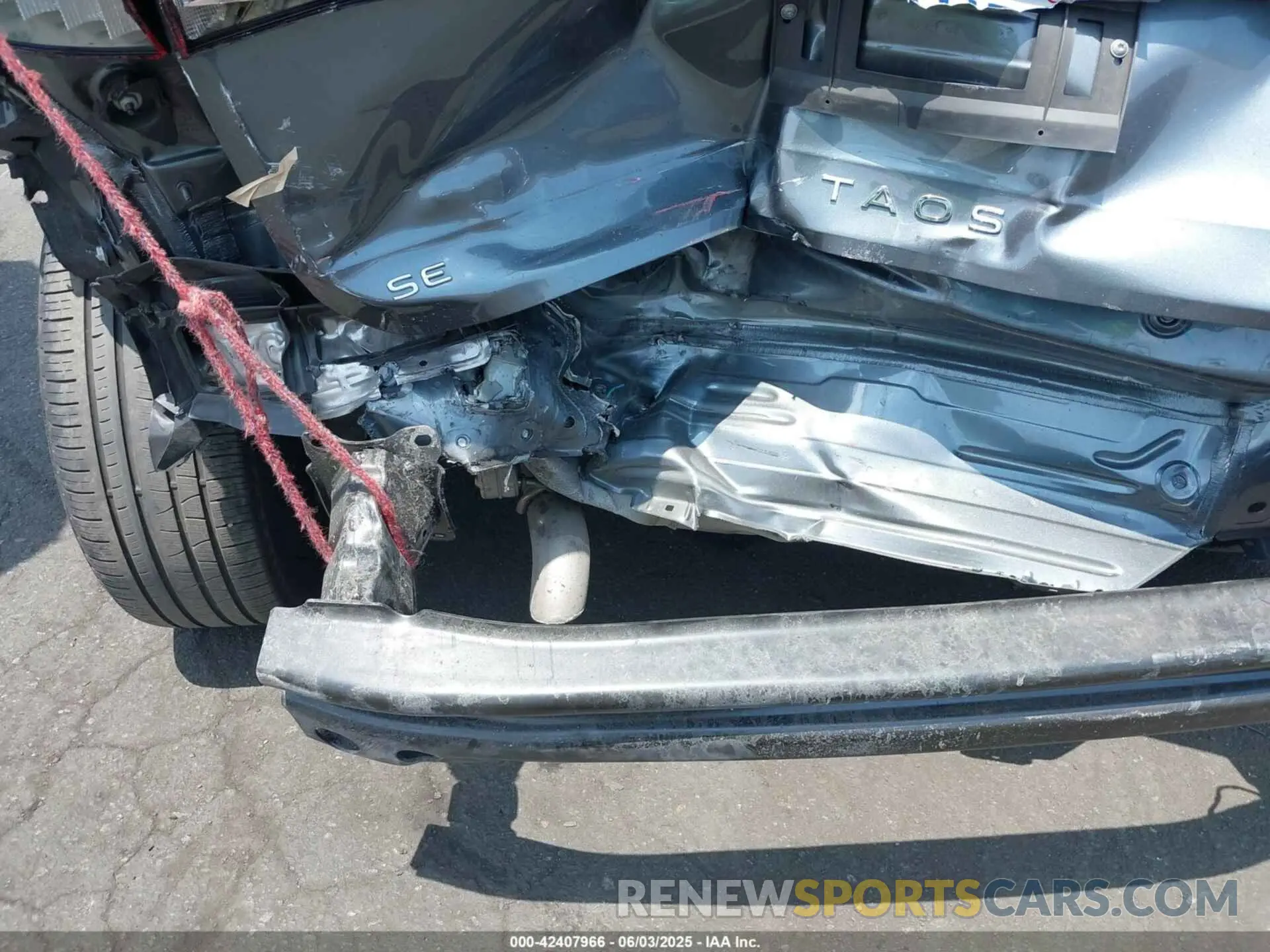 18 Photograph of a damaged car 3VVSX7B29PM333639 VOLKSWAGEN TAOS 2023