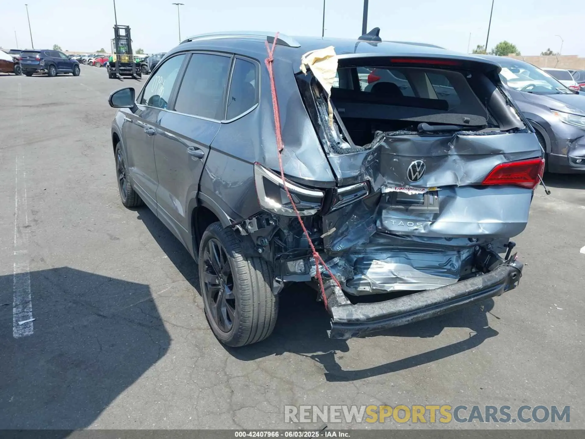3 Photograph of a damaged car 3VVSX7B29PM333639 VOLKSWAGEN TAOS 2023