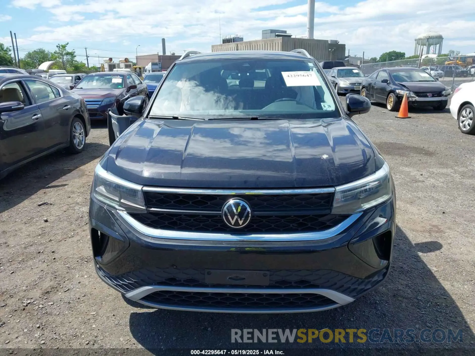 13 Photograph of a damaged car 3VVUX7B2XPM357666 VOLKSWAGEN TAOS 2023