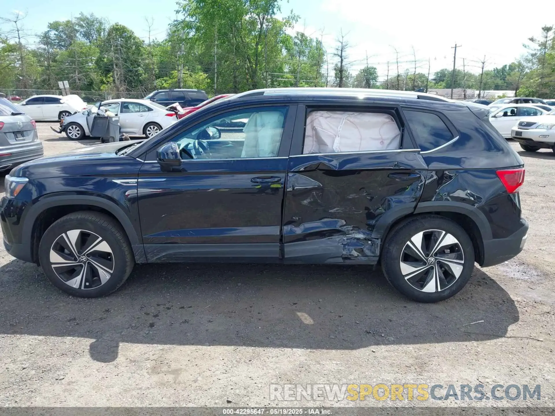 15 Photograph of a damaged car 3VVUX7B2XPM357666 VOLKSWAGEN TAOS 2023