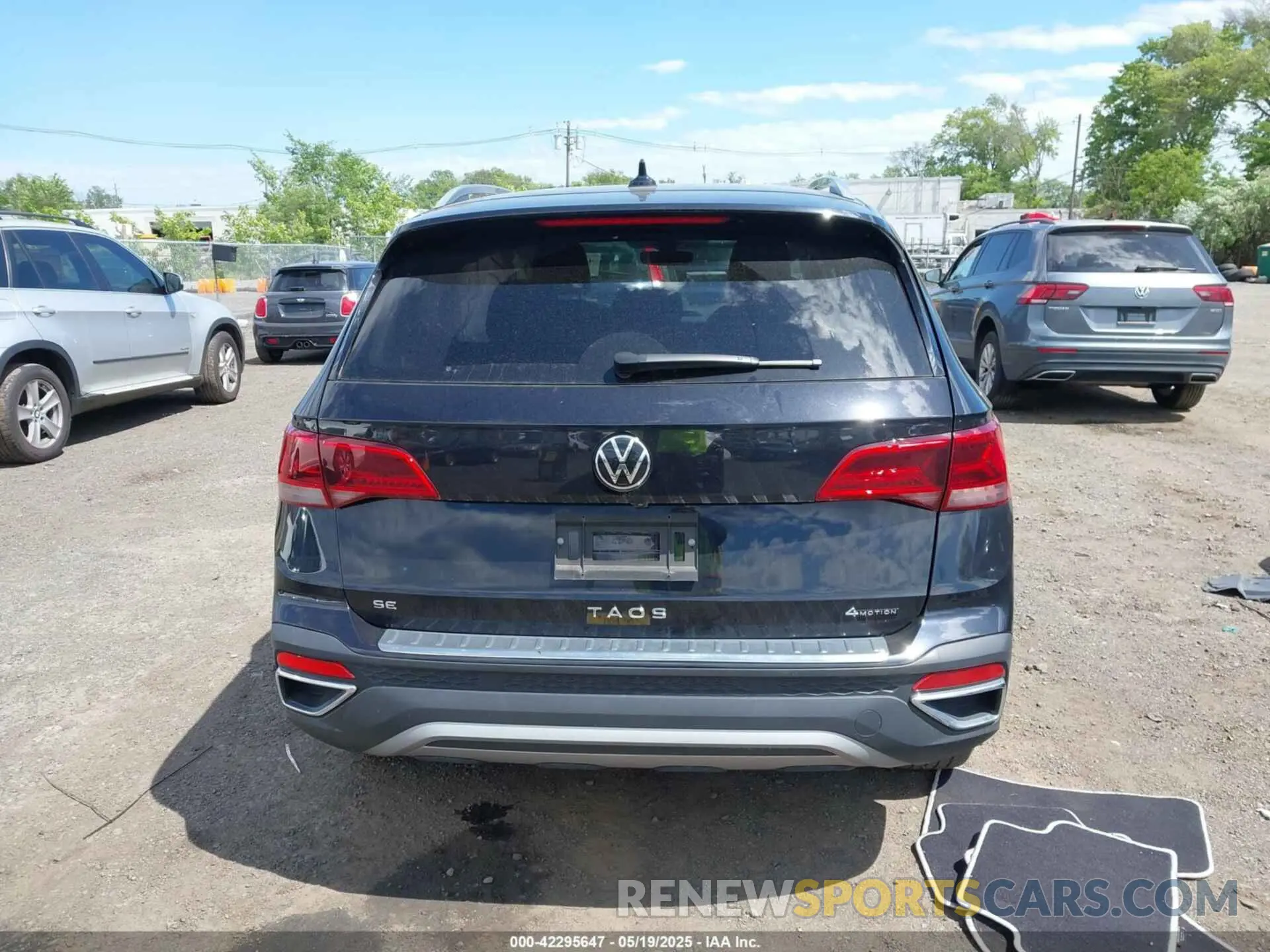 17 Photograph of a damaged car 3VVUX7B2XPM357666 VOLKSWAGEN TAOS 2023