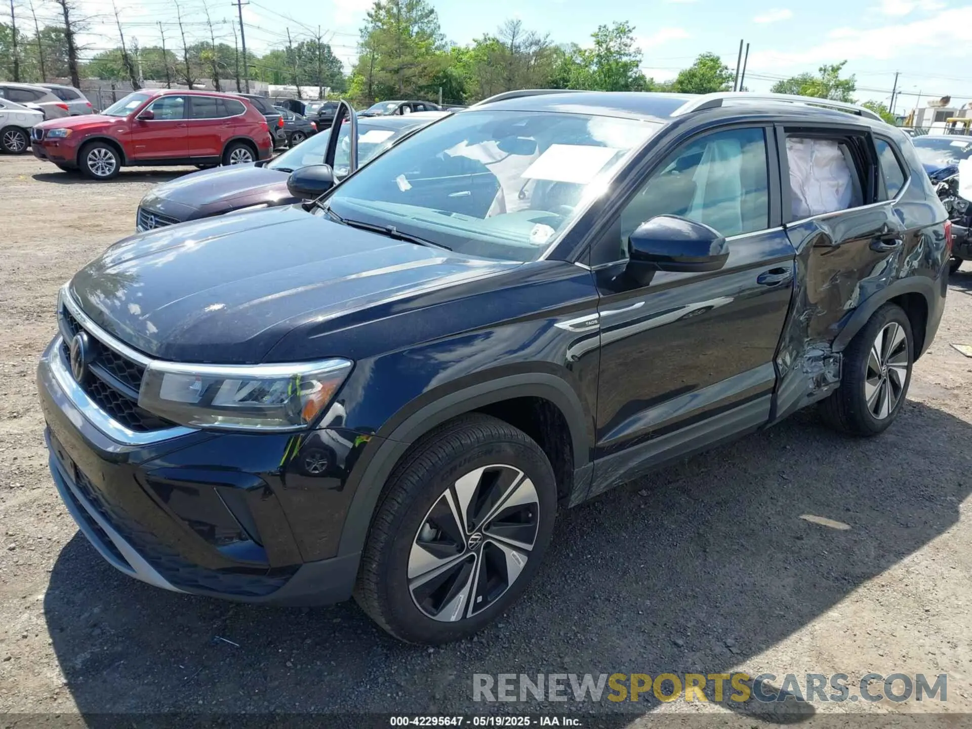 2 Photograph of a damaged car 3VVUX7B2XPM357666 VOLKSWAGEN TAOS 2023