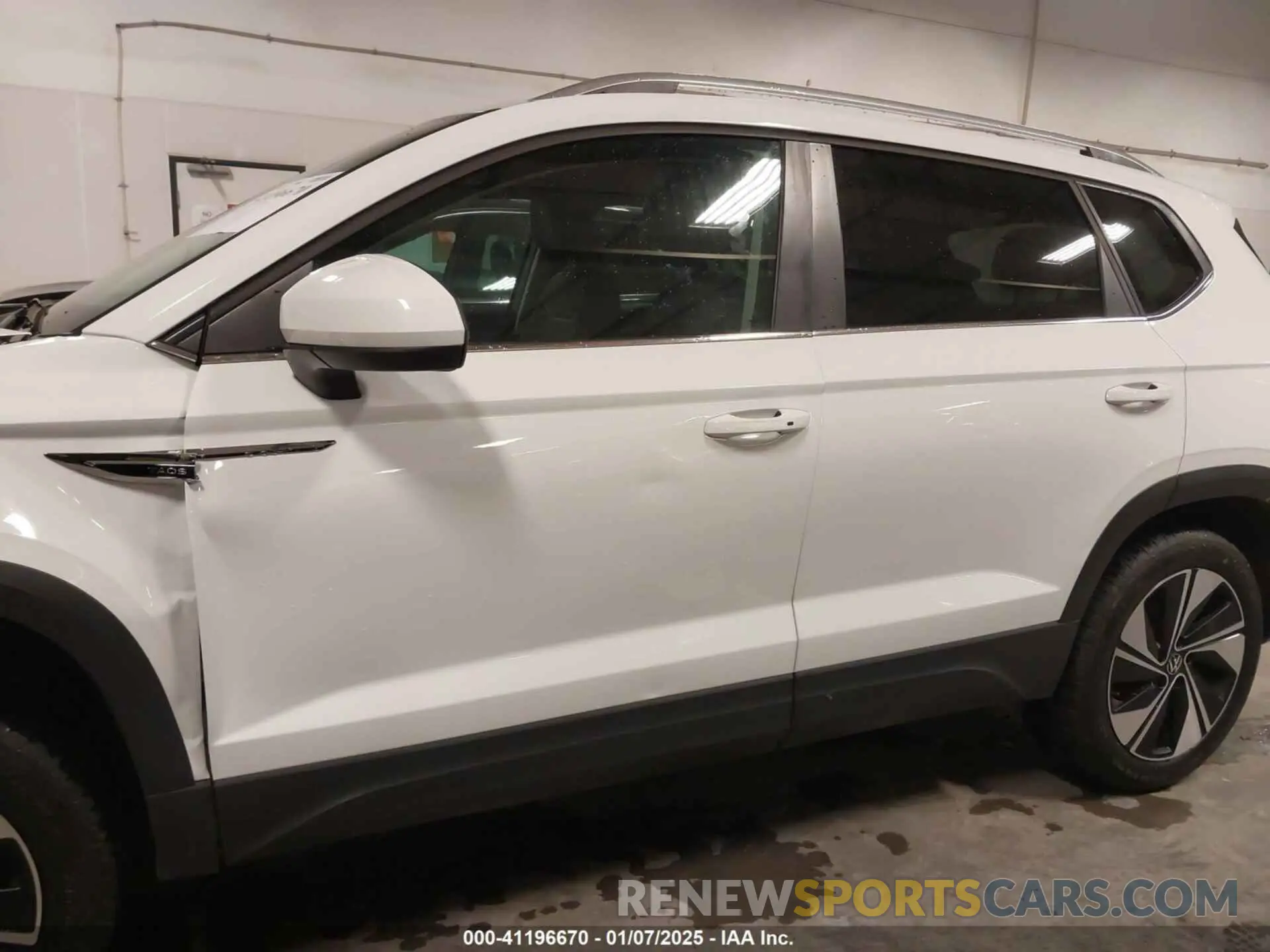 14 Photograph of a damaged car 3VVVX7B20PM373721 VOLKSWAGEN TAOS 2023