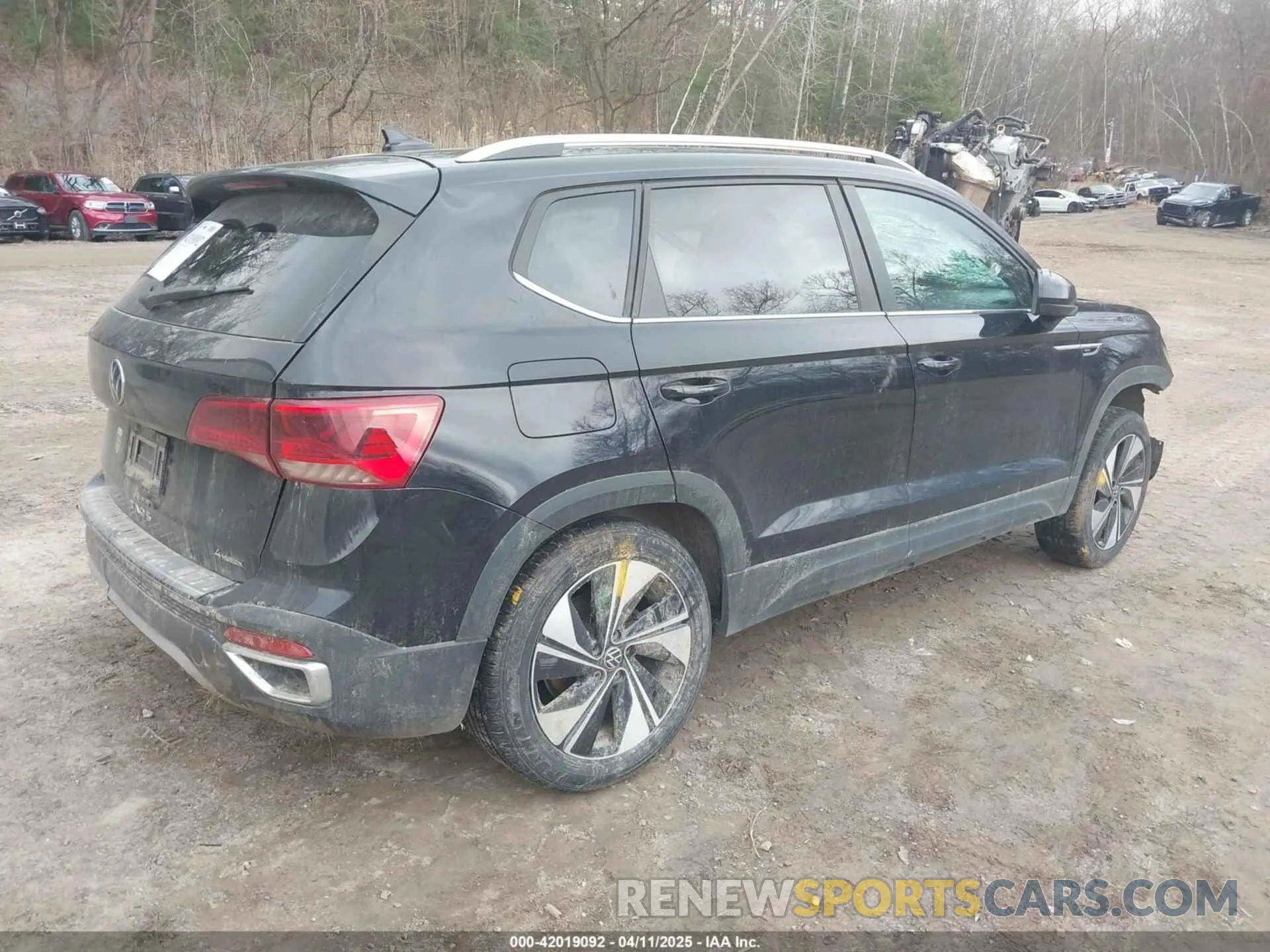 4 Photograph of a damaged car 3VVVX7B28PM360103 VOLKSWAGEN TAOS 2023