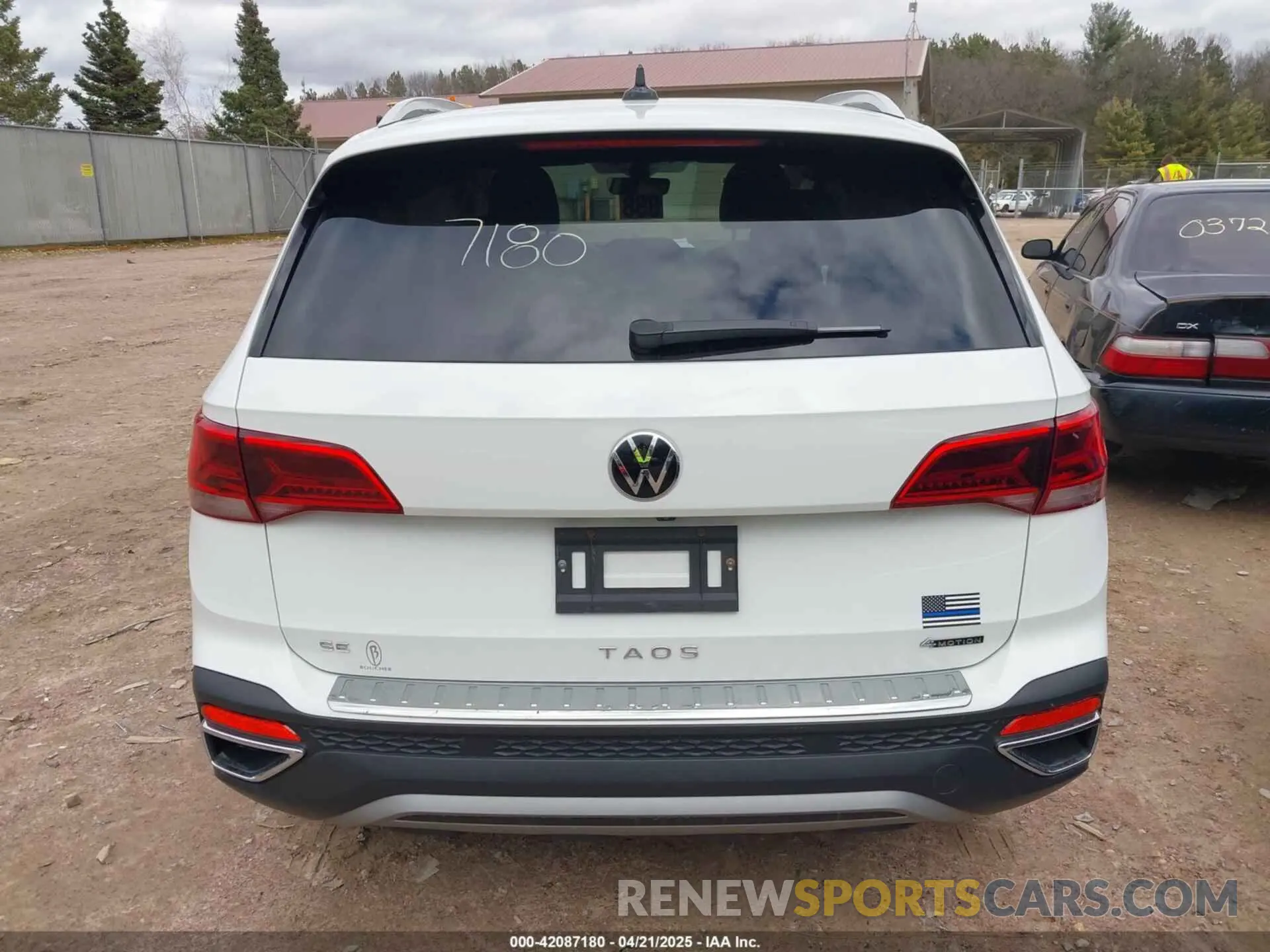 16 Photograph of a damaged car 3VVVX7B28PM360666 VOLKSWAGEN TAOS 2023