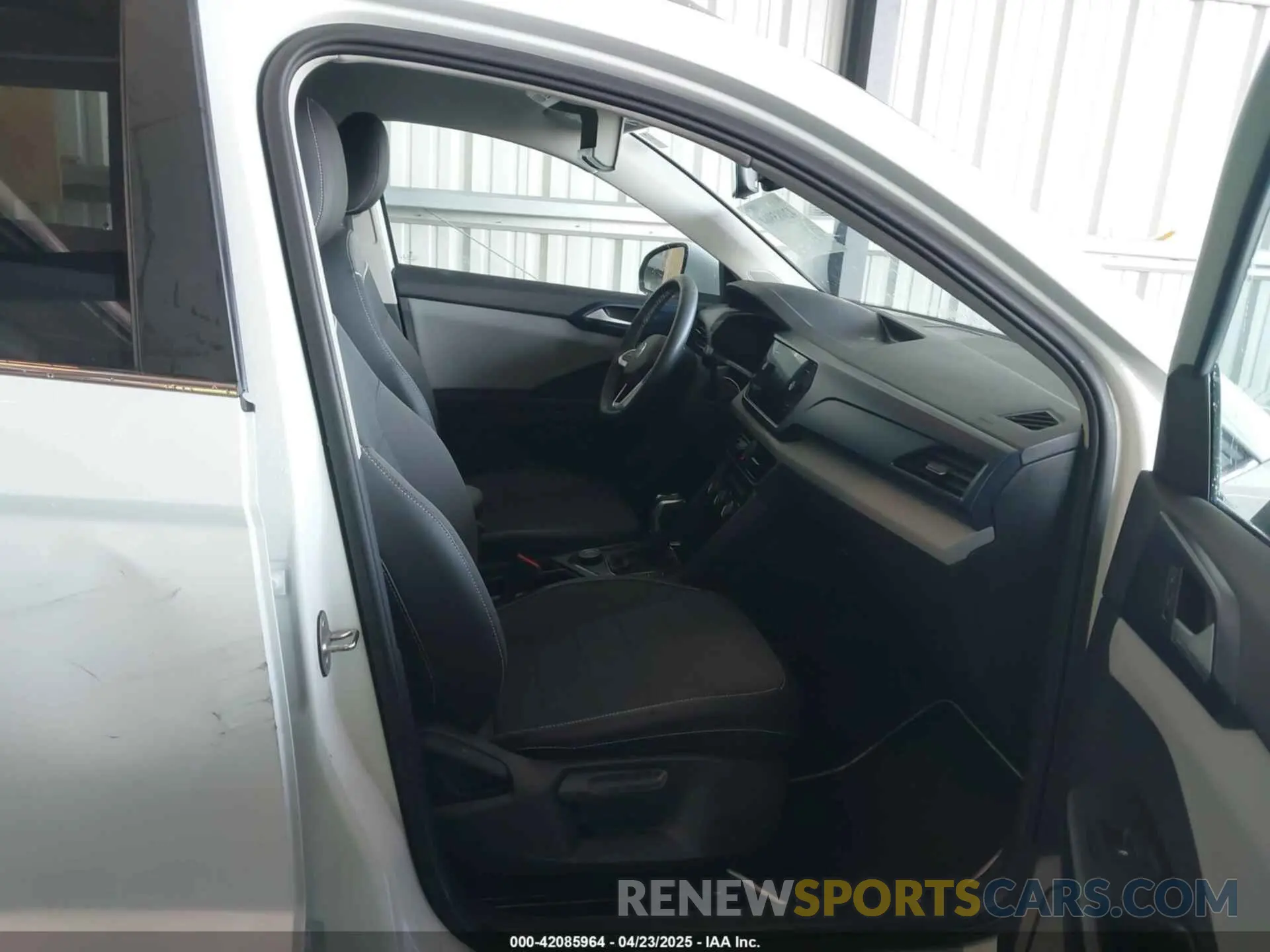 5 Photograph of a damaged car 3VVYX7B20PM318747 VOLKSWAGEN TAOS 2023