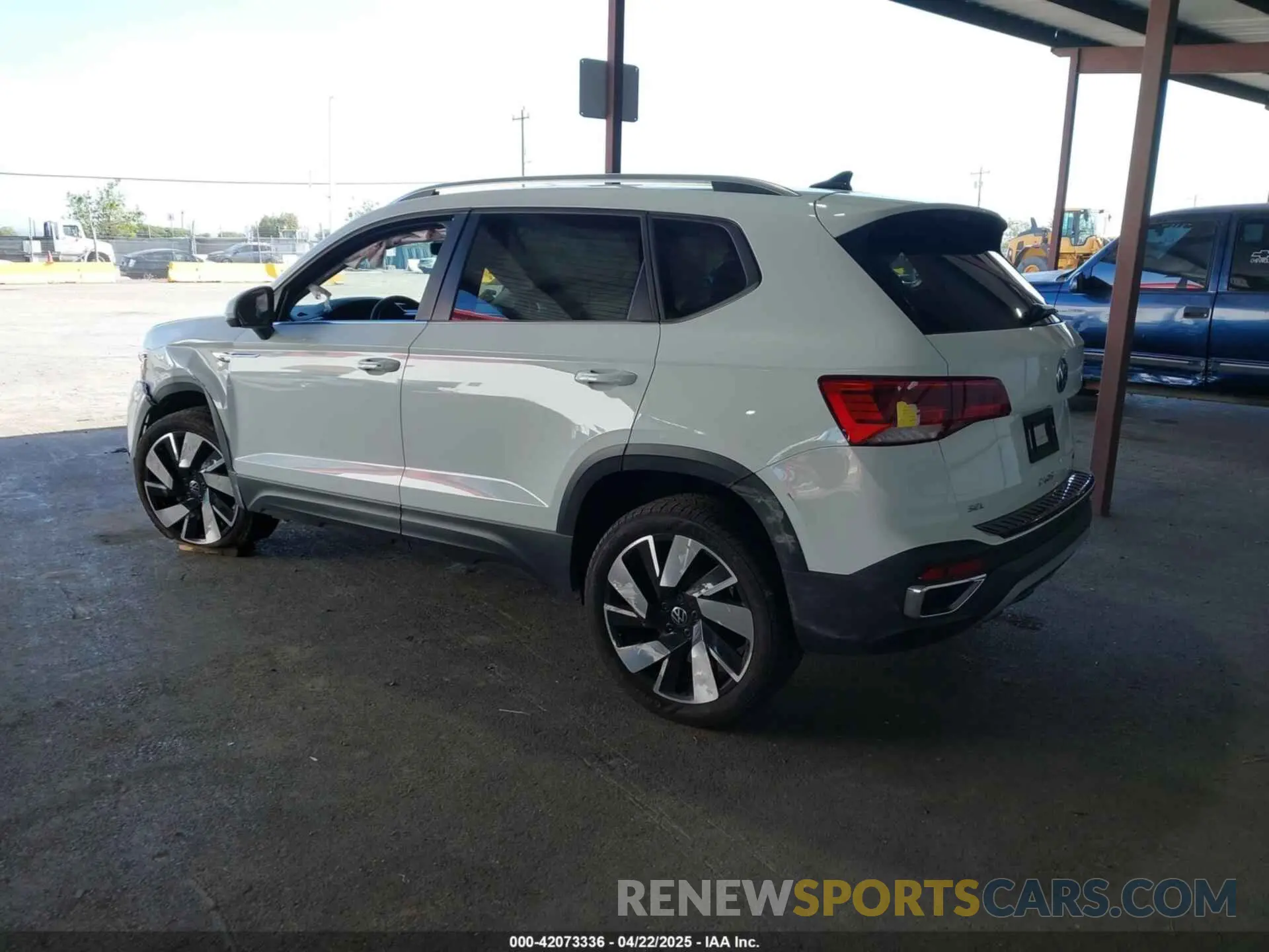 3 Photograph of a damaged car 3VV4X7B27RM081773 VOLKSWAGEN TAOS 2024