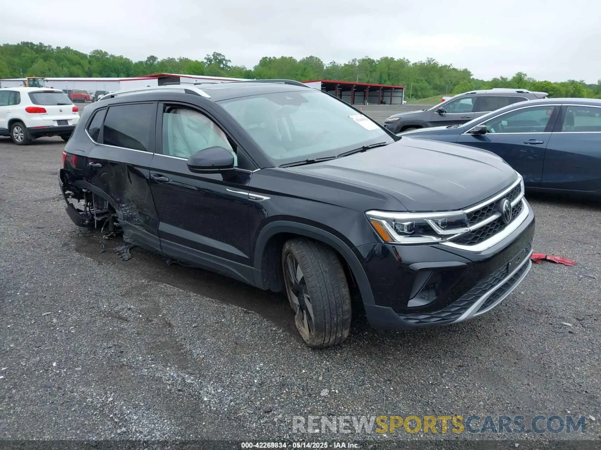 1 Photograph of a damaged car 3VV4X7B29RM036589 VOLKSWAGEN TAOS 2024