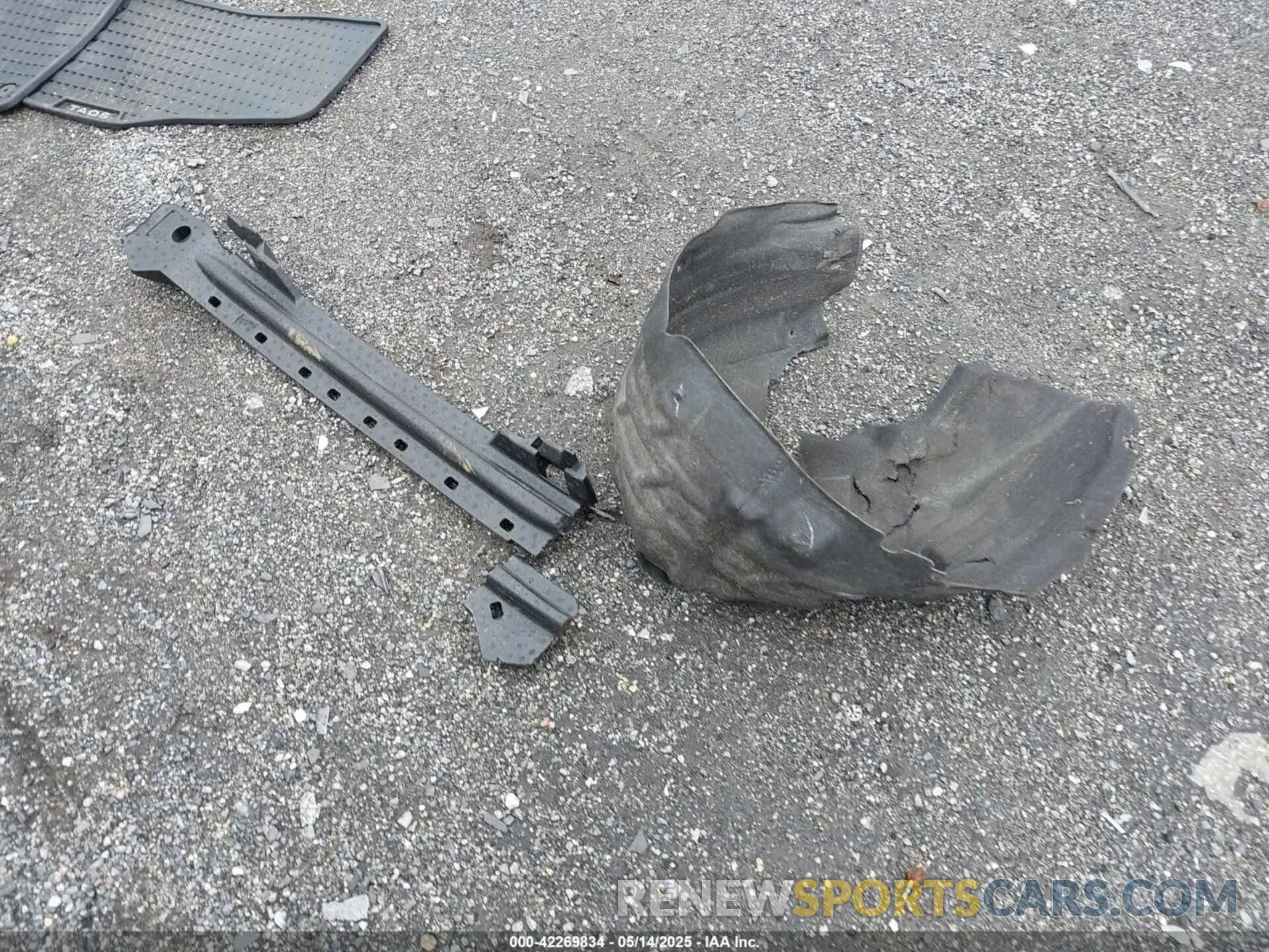 11 Photograph of a damaged car 3VV4X7B29RM036589 VOLKSWAGEN TAOS 2024