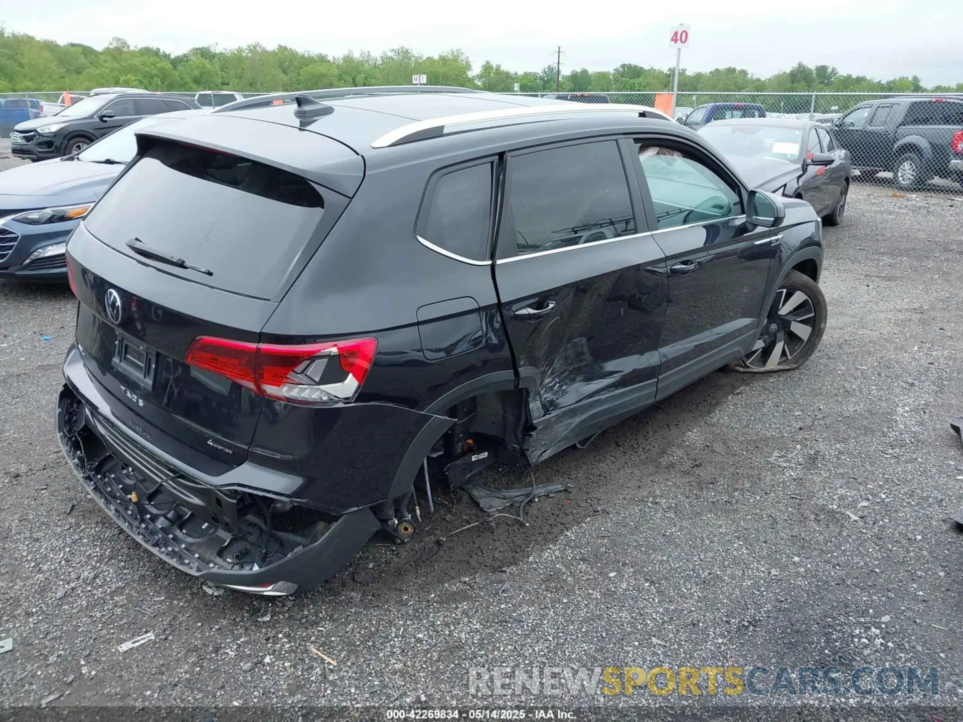 4 Photograph of a damaged car 3VV4X7B29RM036589 VOLKSWAGEN TAOS 2024