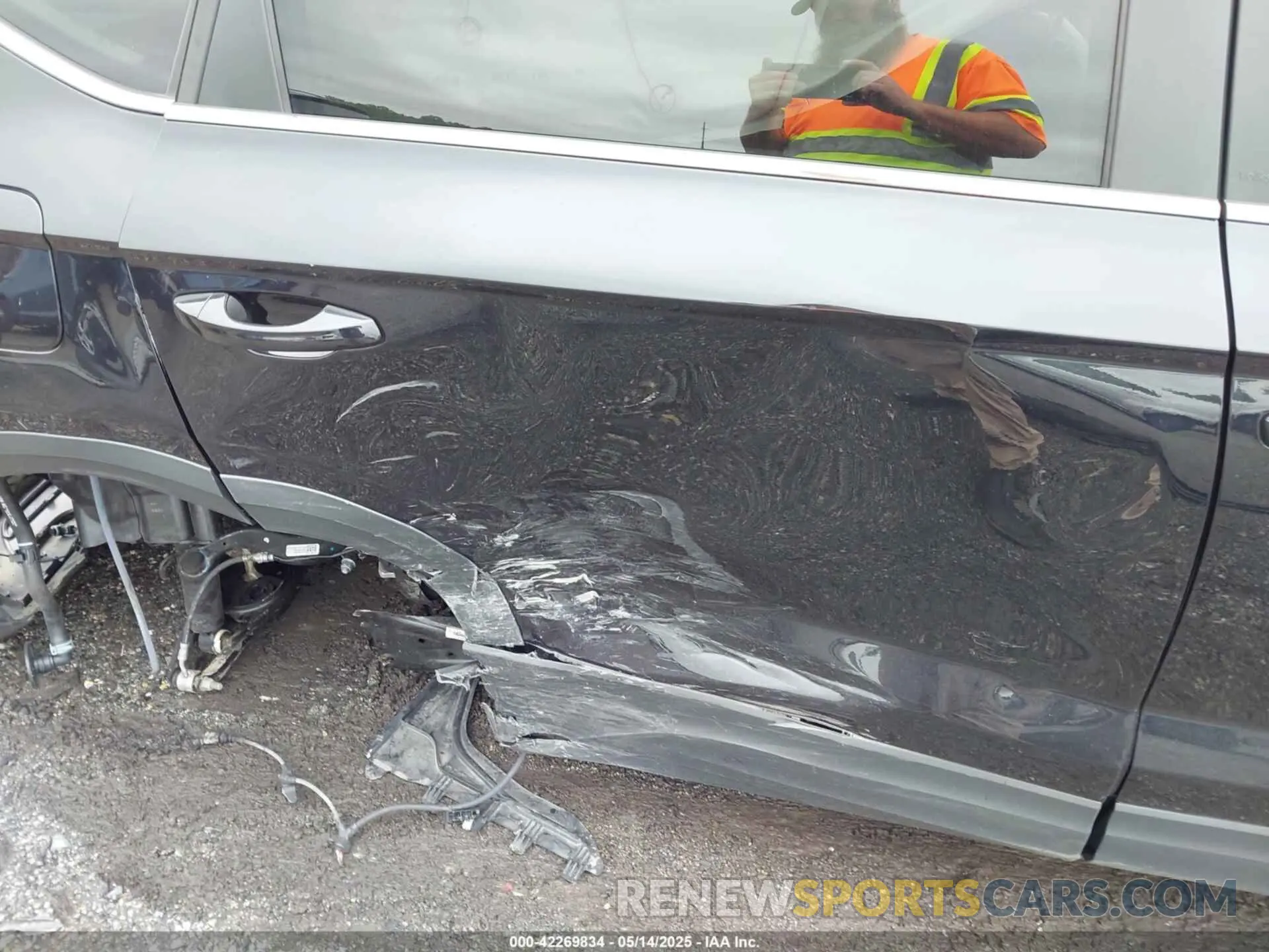 8 Photograph of a damaged car 3VV4X7B29RM036589 VOLKSWAGEN TAOS 2024
