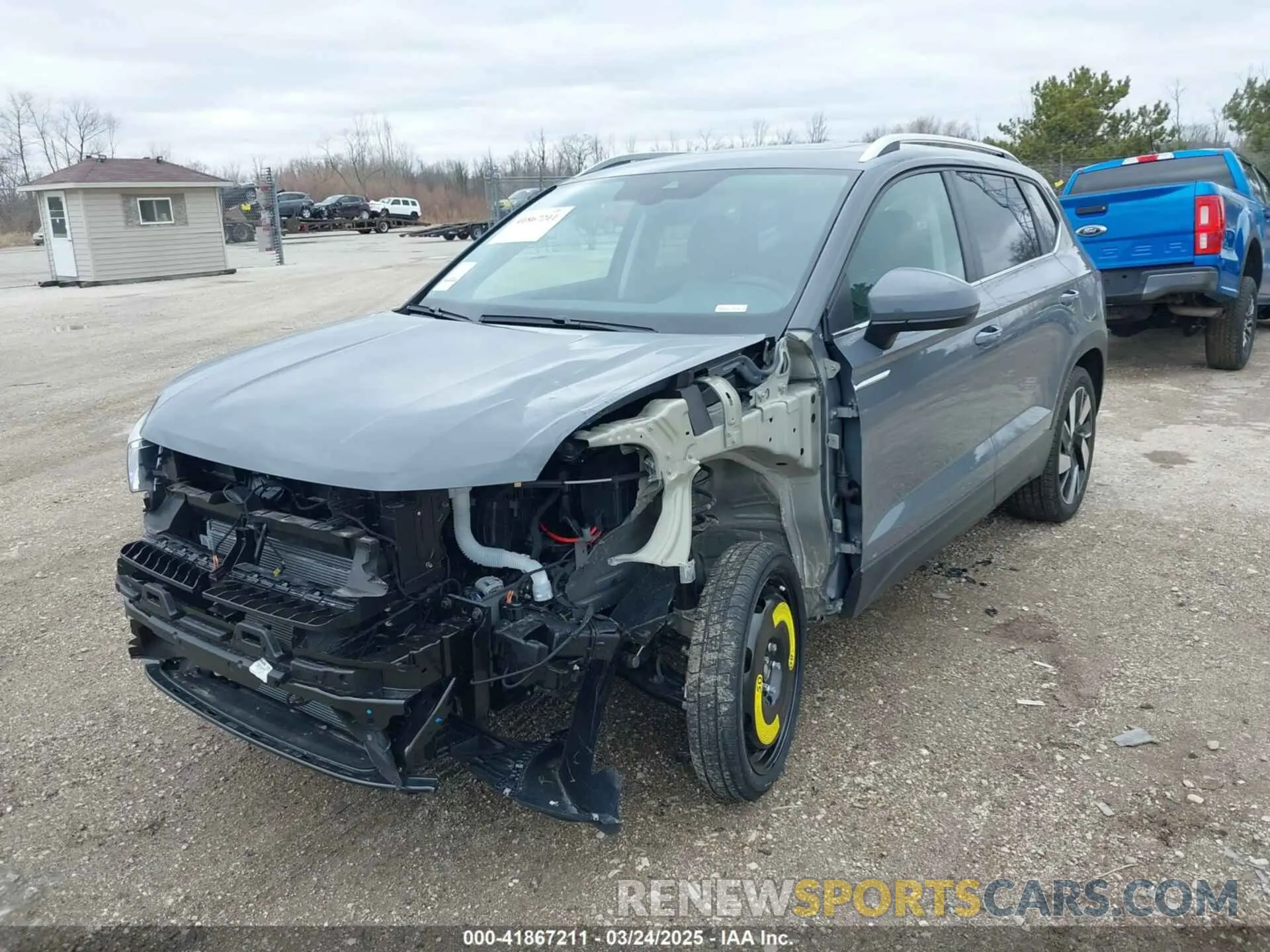 2 Photograph of a damaged car 3VV4X7B2XRM118086 VOLKSWAGEN TAOS 2024