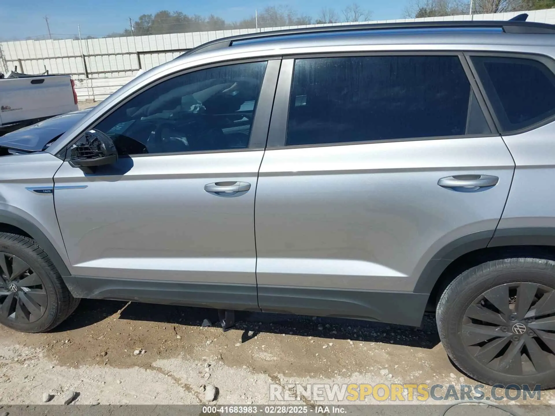 14 Photograph of a damaged car 3VV5X7B20RM066486 VOLKSWAGEN TAOS 2024