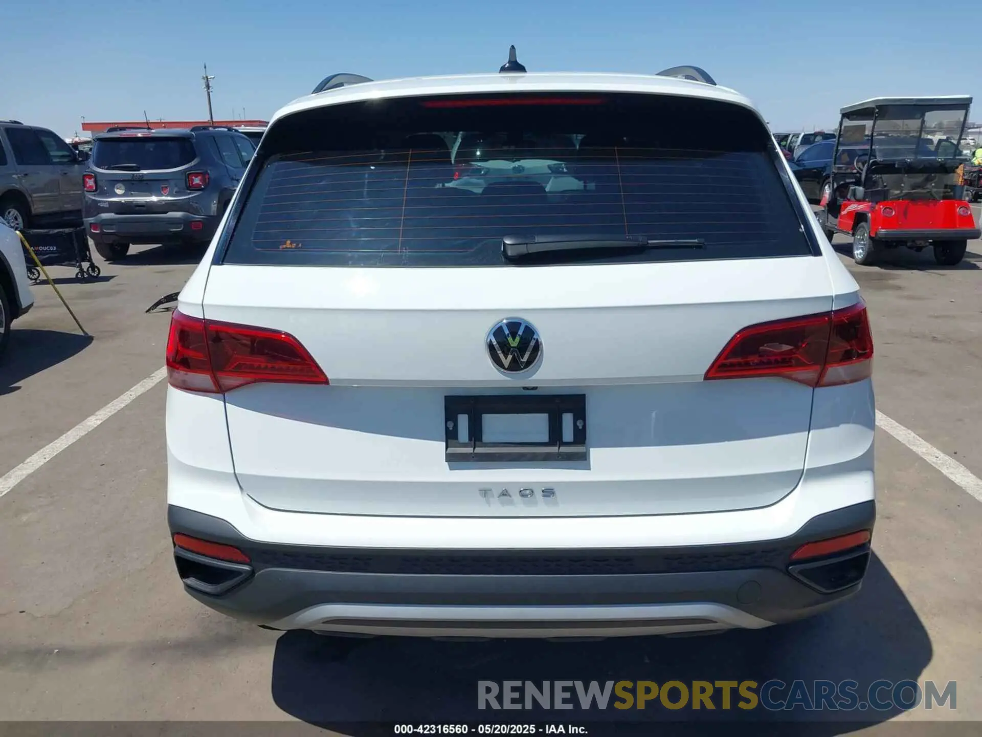 17 Photograph of a damaged car 3VV5X7B23RM090247 VOLKSWAGEN TAOS 2024