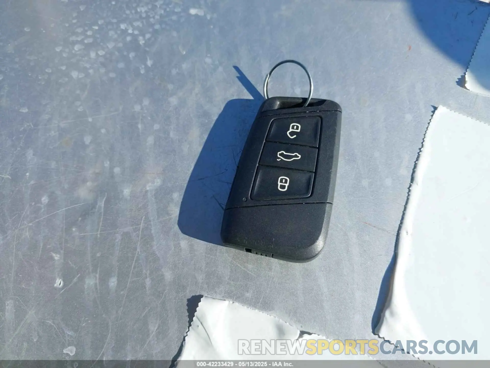 11 Photograph of a damaged car 3VV5X7B23RM101795 VOLKSWAGEN TAOS 2024