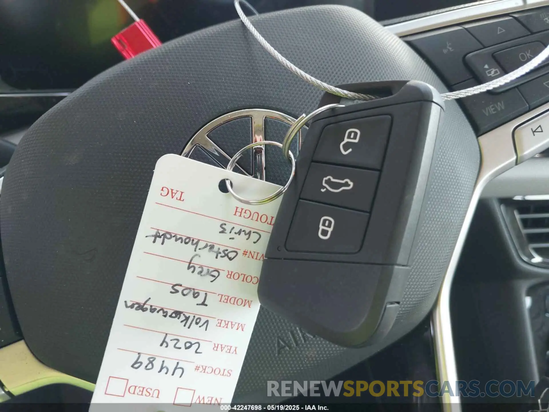 11 Photograph of a damaged car 3VV5X7B24RM123644 VOLKSWAGEN TAOS 2024