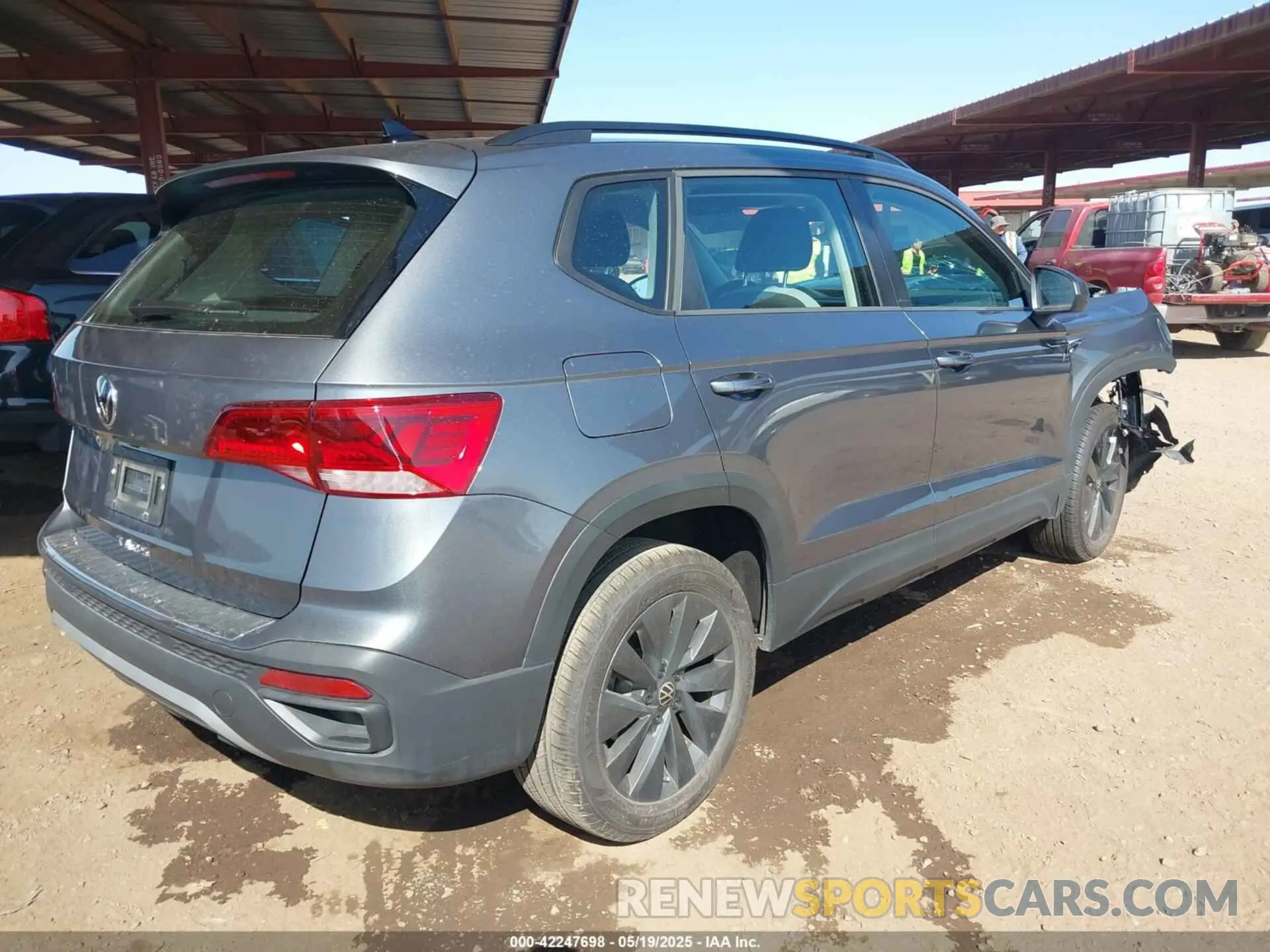 4 Photograph of a damaged car 3VV5X7B24RM123644 VOLKSWAGEN TAOS 2024