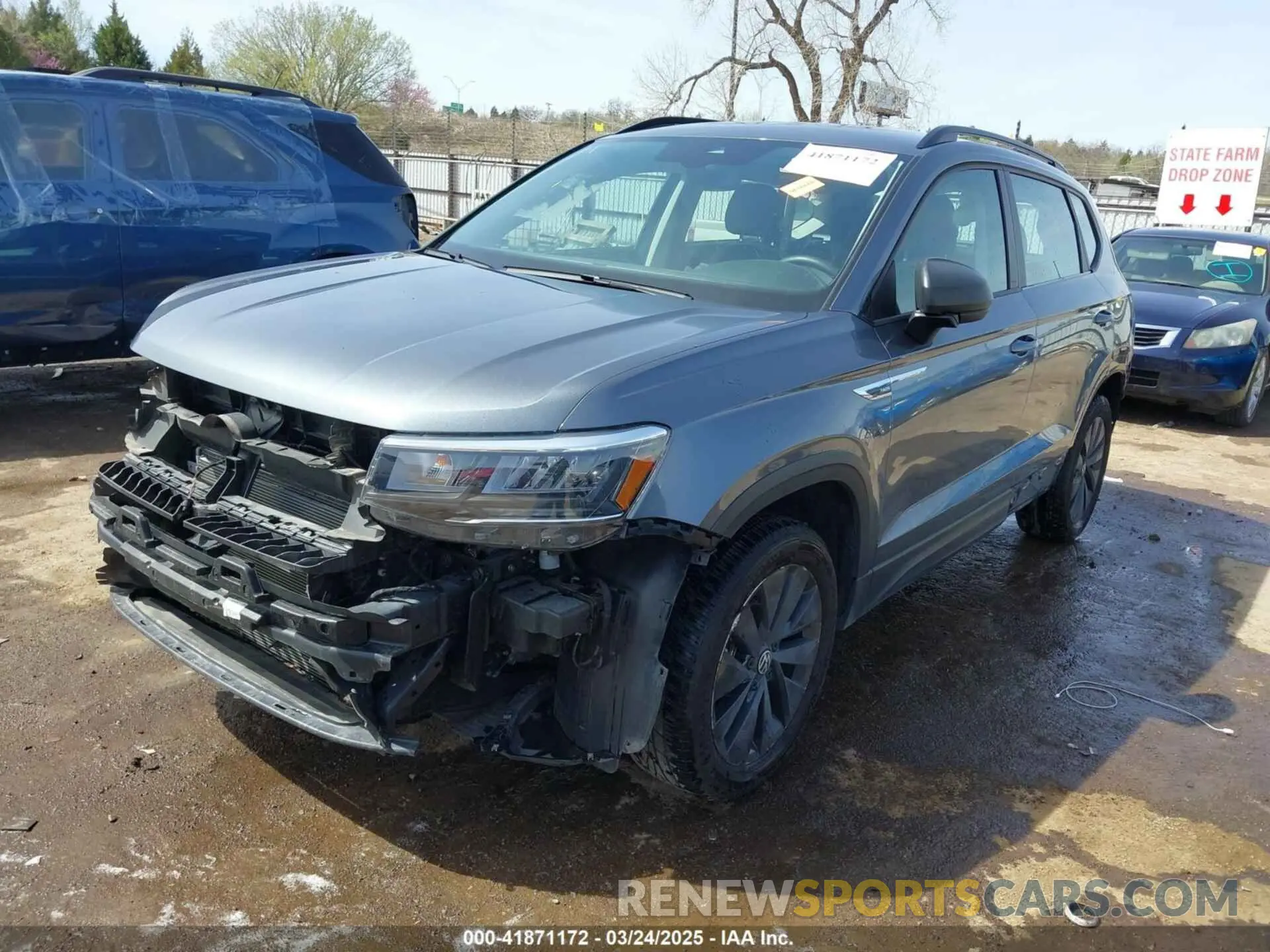 2 Photograph of a damaged car 3VV5X7B26RM002498 VOLKSWAGEN TAOS 2024