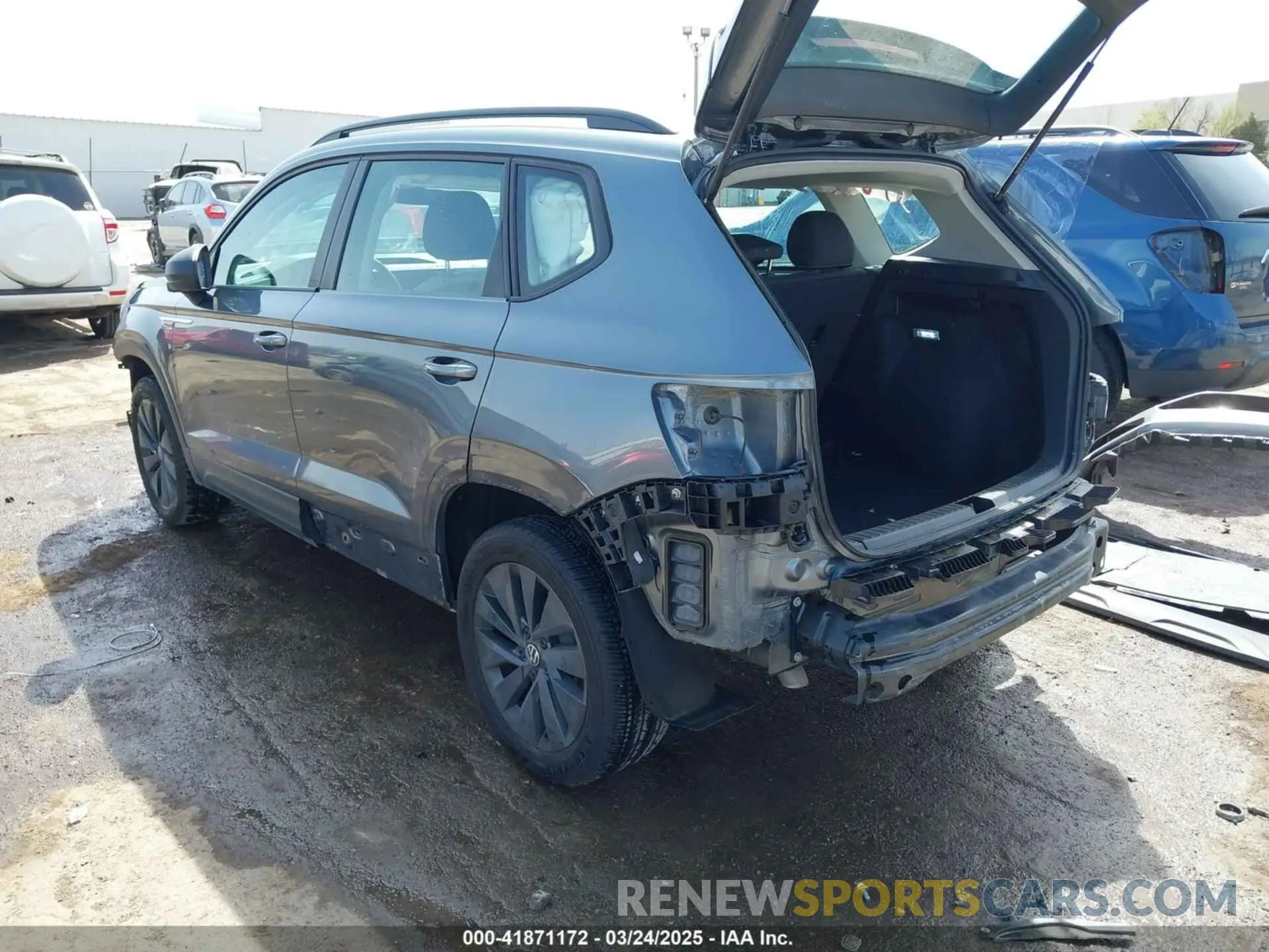 3 Photograph of a damaged car 3VV5X7B26RM002498 VOLKSWAGEN TAOS 2024