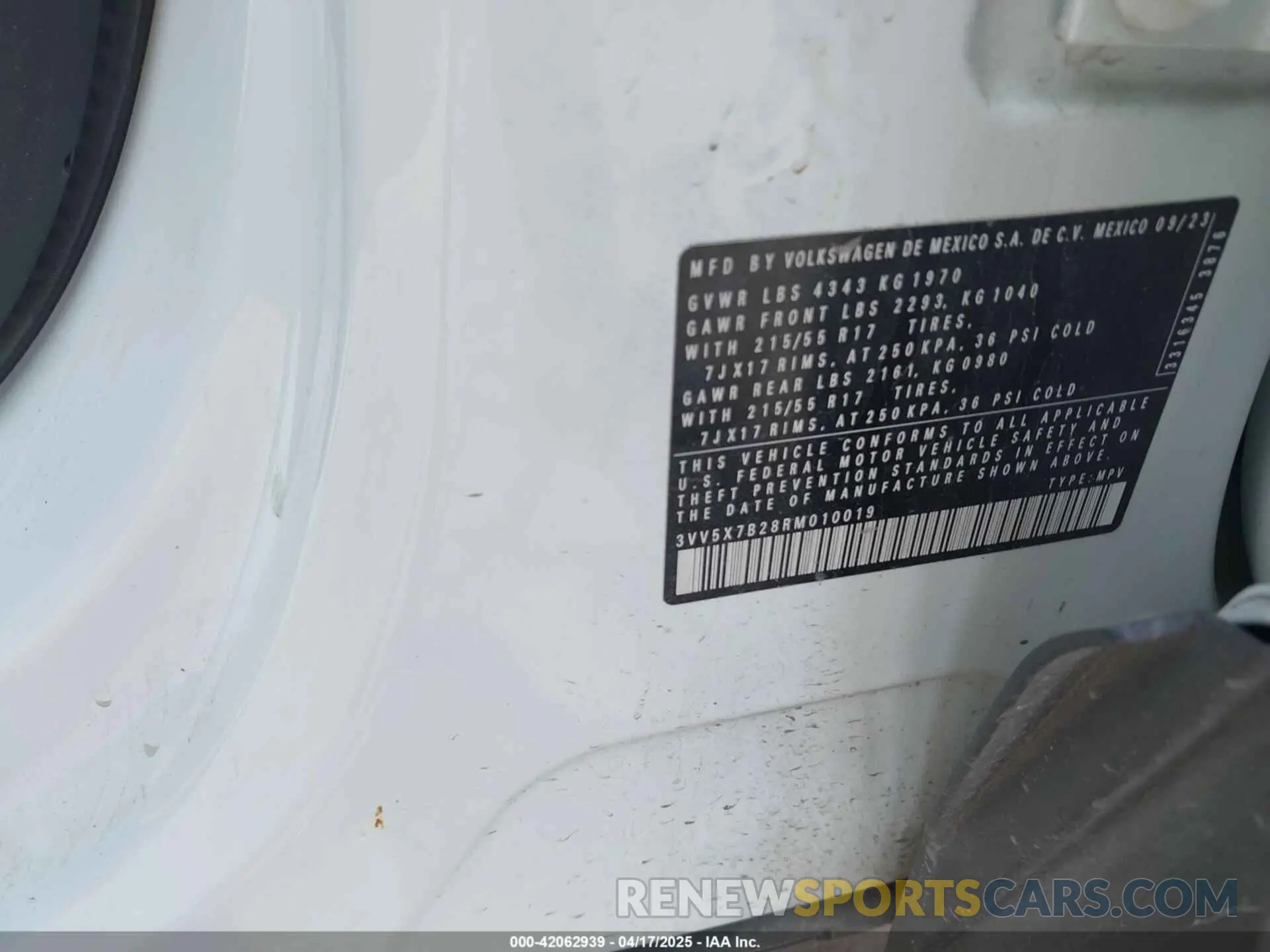 9 Photograph of a damaged car 3VV5X7B28RM010019 VOLKSWAGEN TAOS 2024