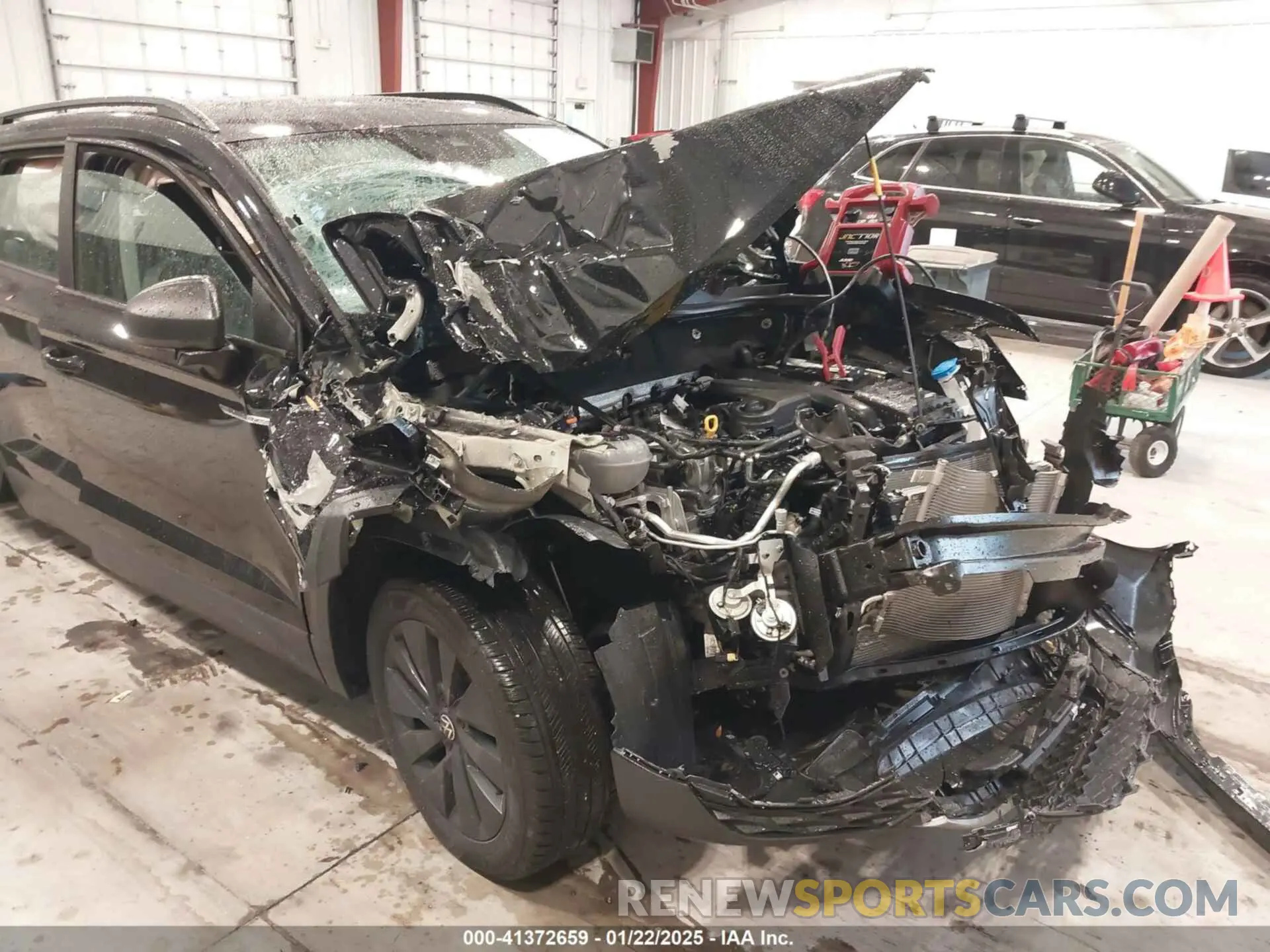 17 Photograph of a damaged car 3VV5X7B28RM077686 VOLKSWAGEN TAOS 2024