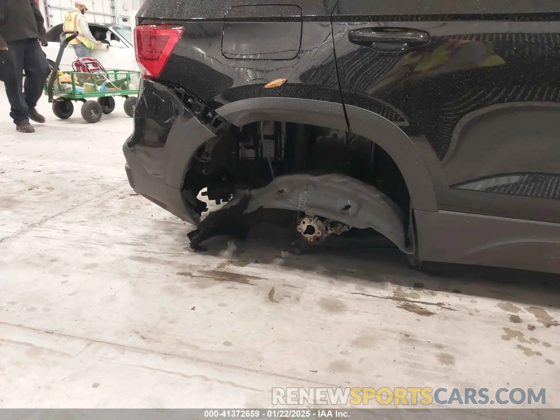 18 Photograph of a damaged car 3VV5X7B28RM077686 VOLKSWAGEN TAOS 2024