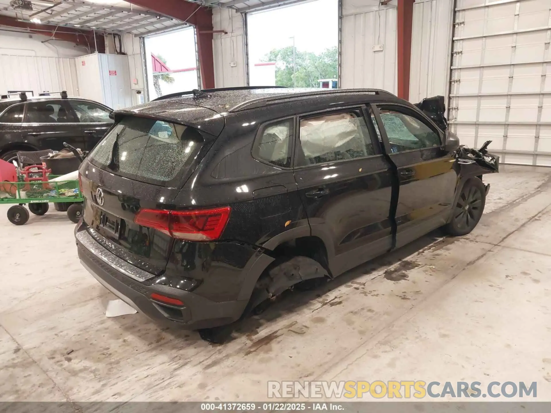 4 Photograph of a damaged car 3VV5X7B28RM077686 VOLKSWAGEN TAOS 2024