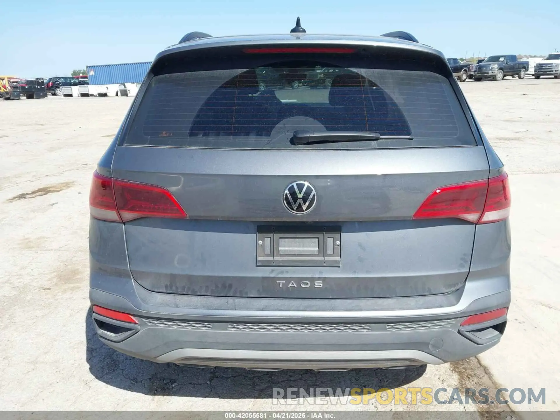 16 Photograph of a damaged car 3VV5X7B28RM104627 VOLKSWAGEN TAOS 2024