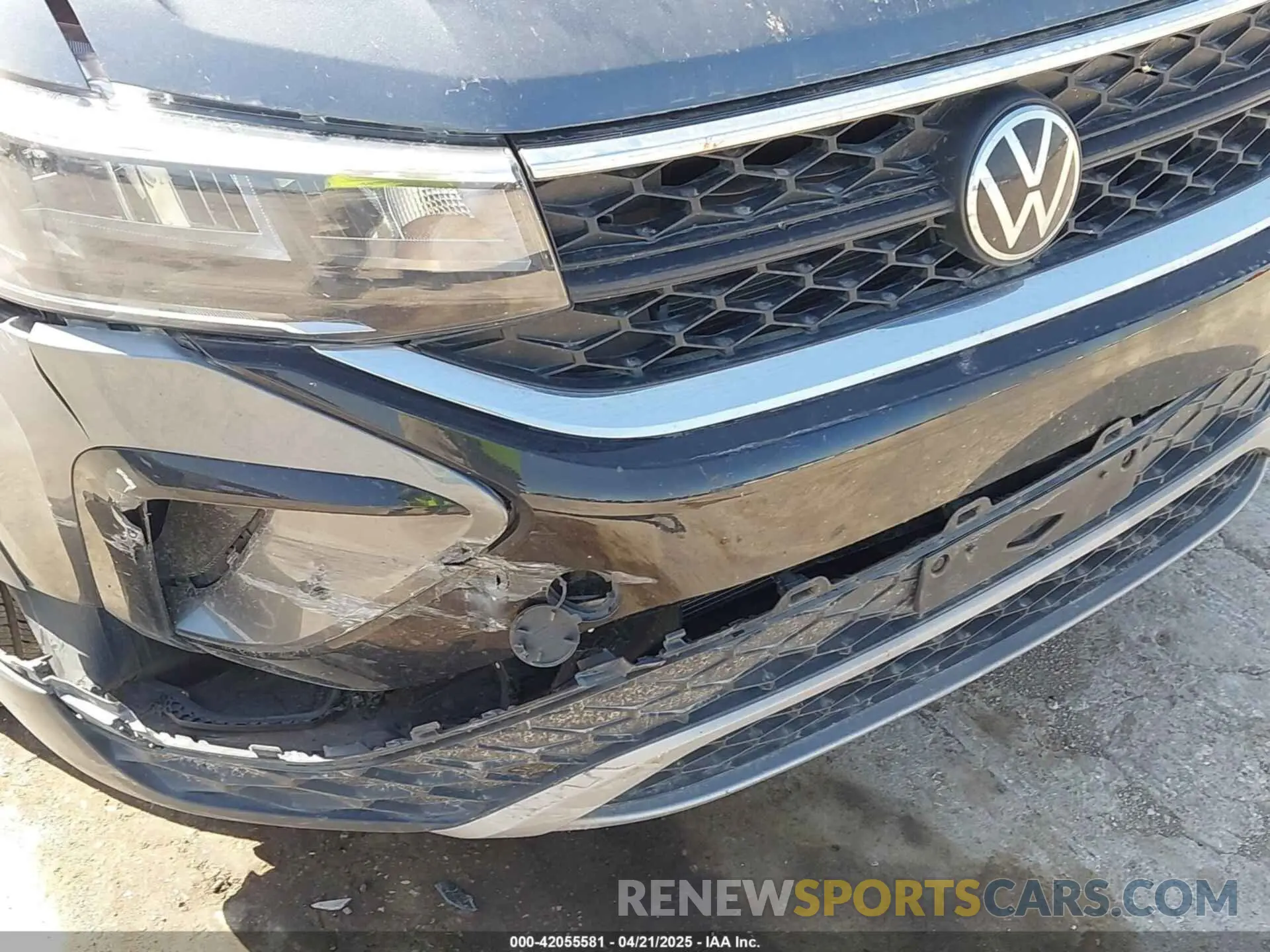 6 Photograph of a damaged car 3VV5X7B28RM104627 VOLKSWAGEN TAOS 2024
