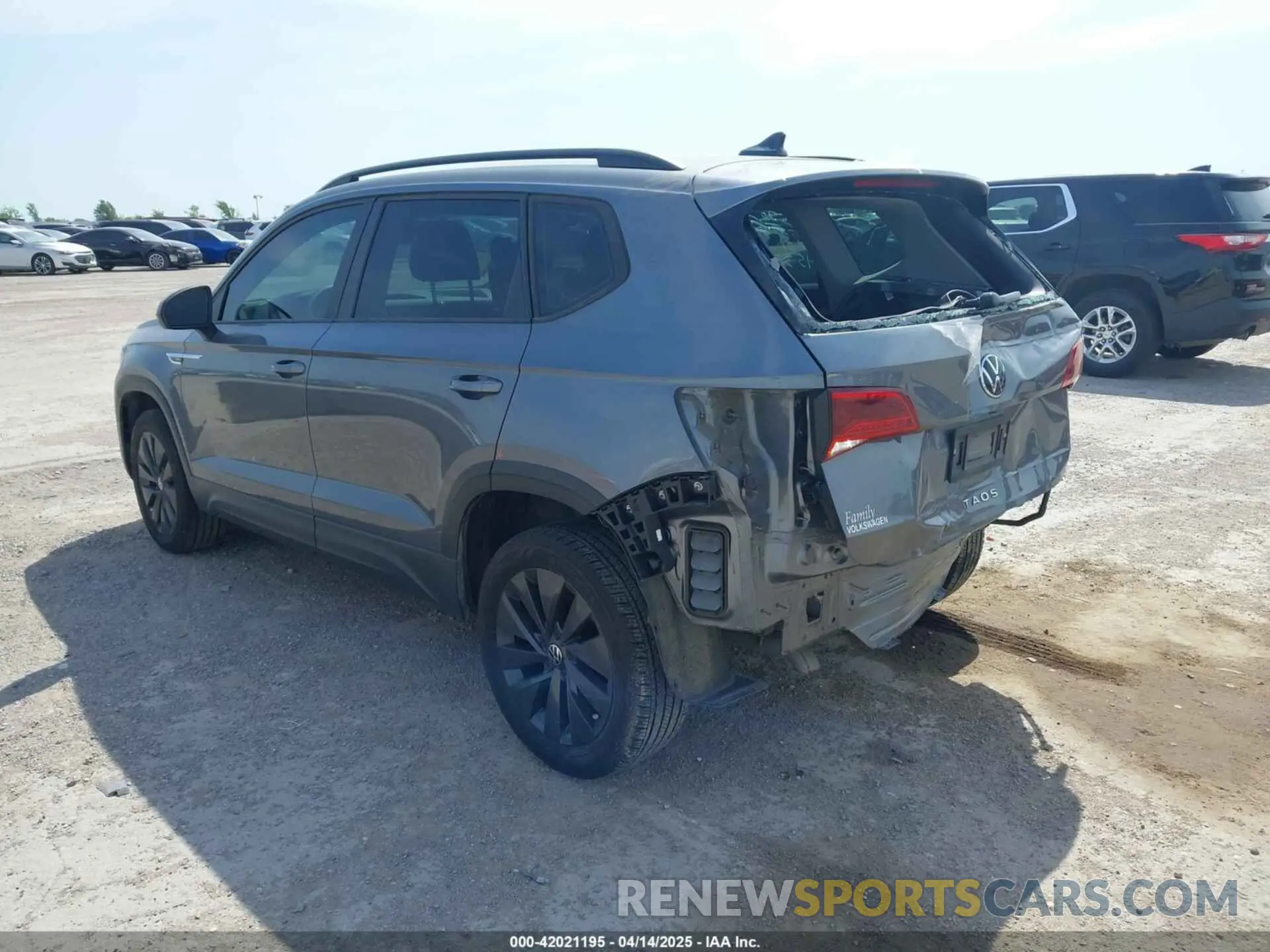 3 Photograph of a damaged car 3VV5X7B29RM073159 VOLKSWAGEN TAOS 2024