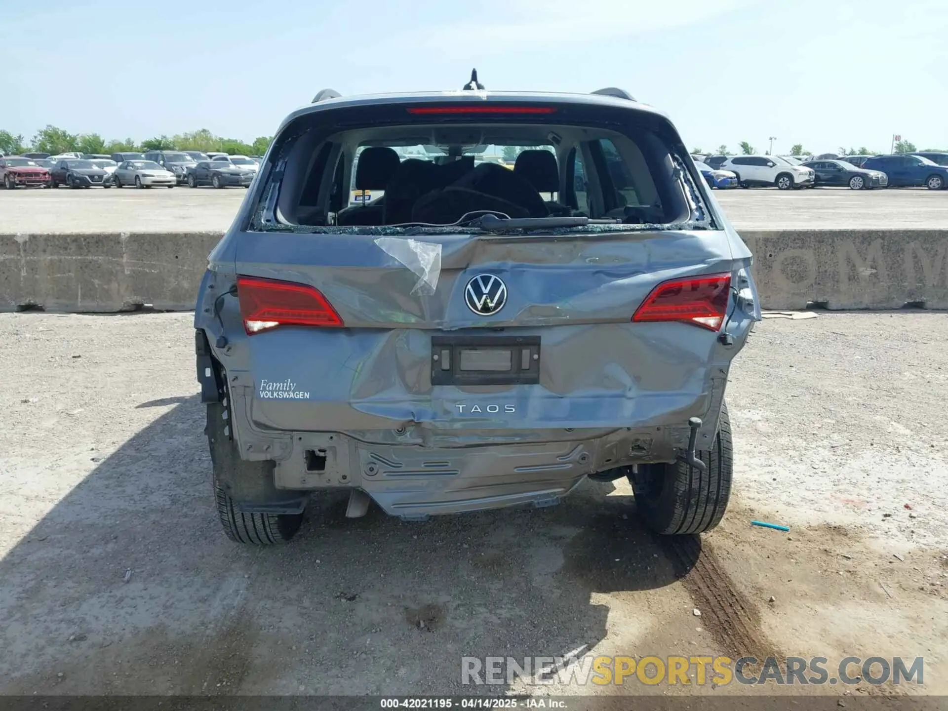 6 Photograph of a damaged car 3VV5X7B29RM073159 VOLKSWAGEN TAOS 2024