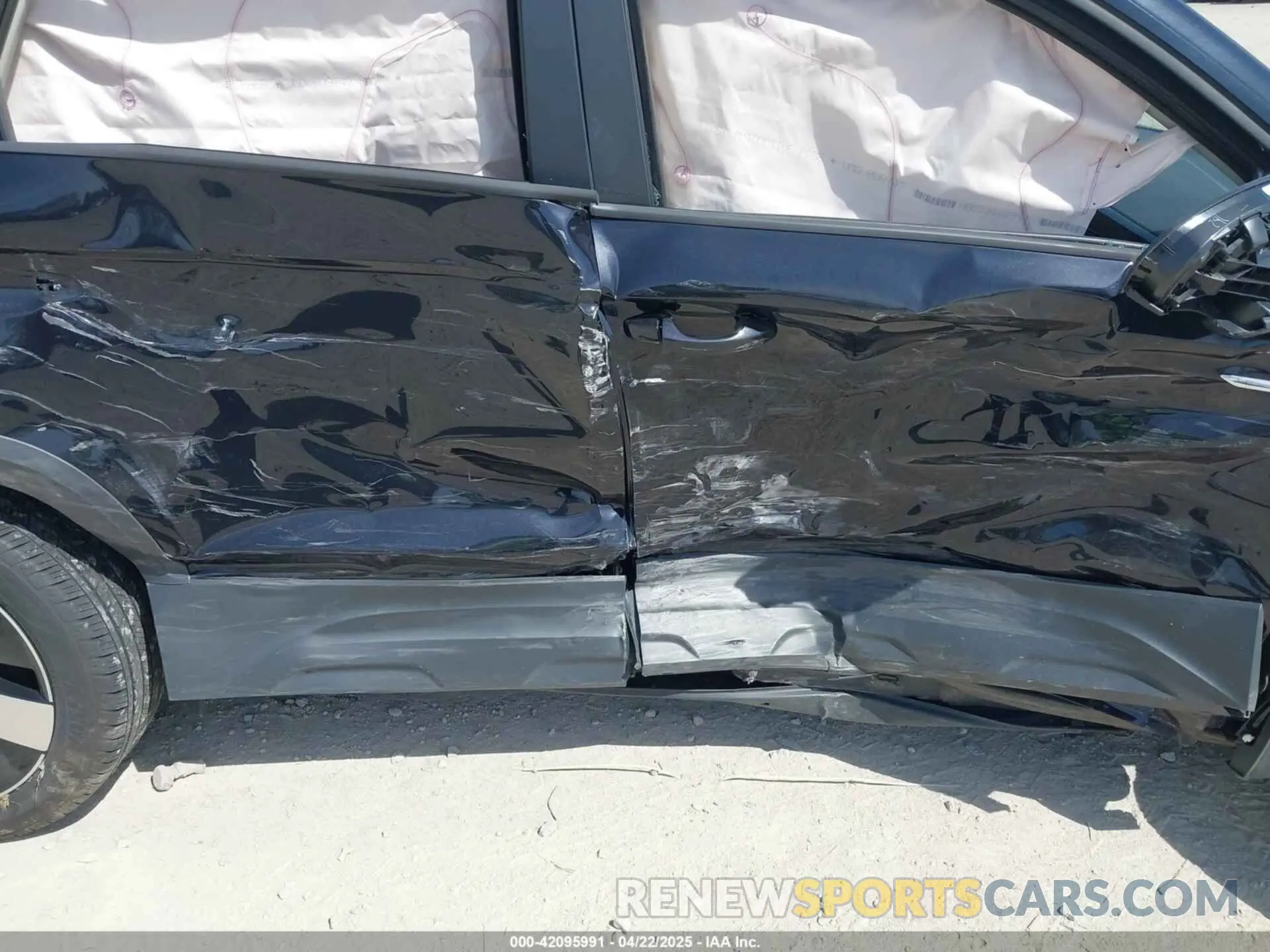 13 Photograph of a damaged car 3VV8X7B22RM056734 VOLKSWAGEN TAOS 2024
