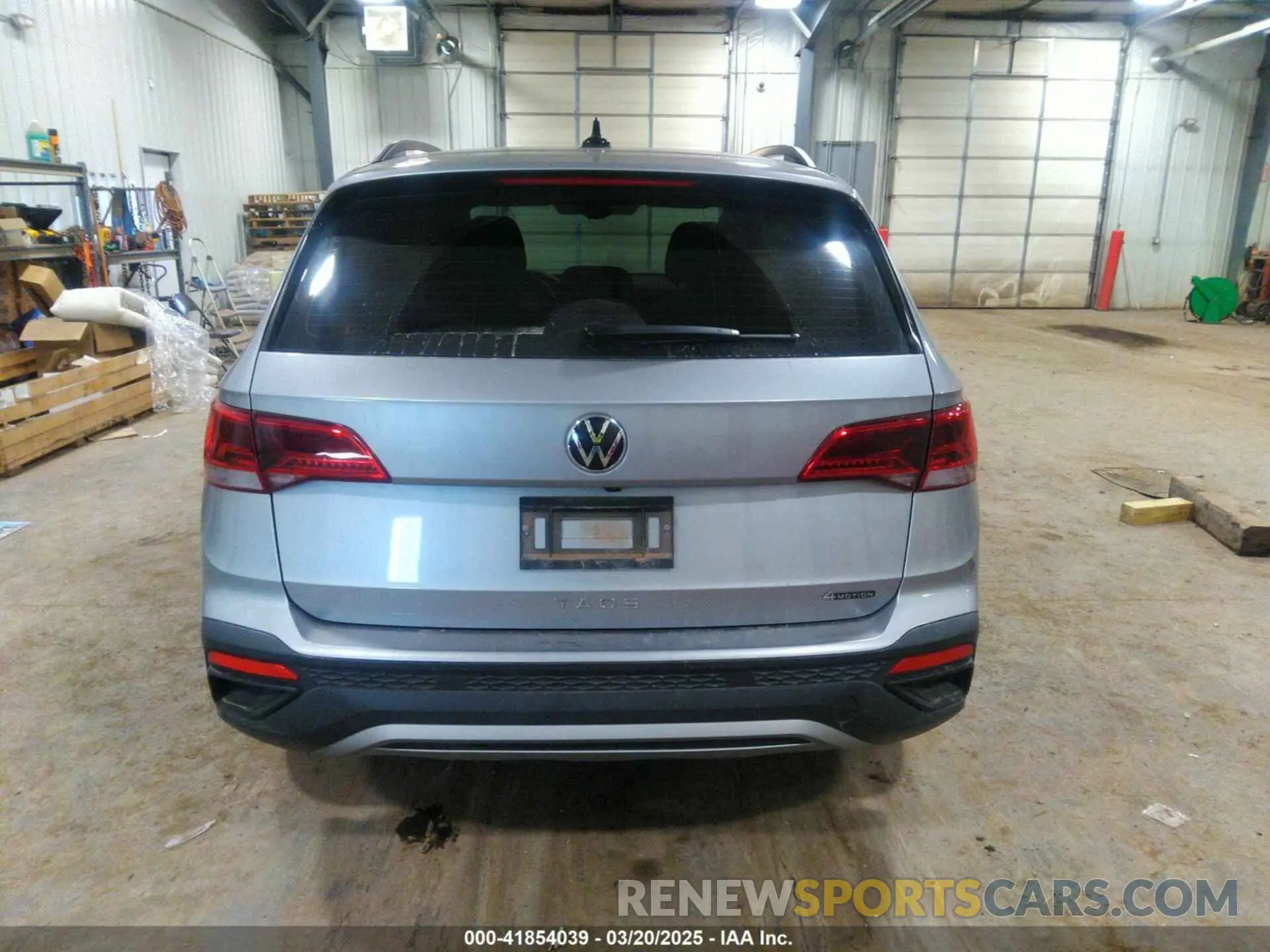 17 Photograph of a damaged car 3VV8X7B24RM072580 VOLKSWAGEN TAOS 2024