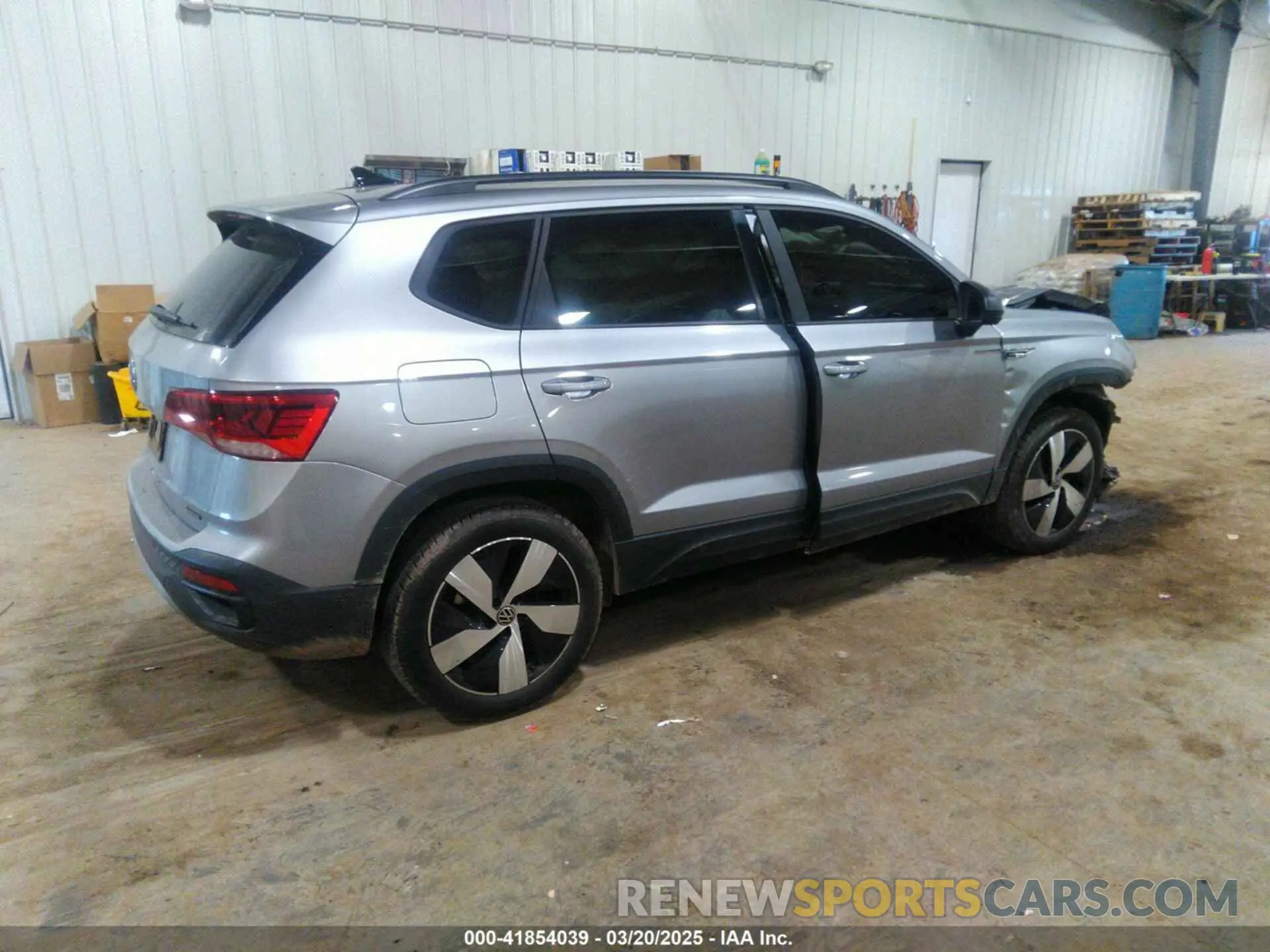 4 Photograph of a damaged car 3VV8X7B24RM072580 VOLKSWAGEN TAOS 2024