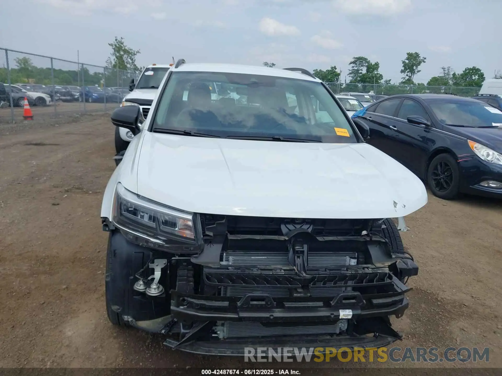 13 Photograph of a damaged car 3VV8X7B25RM041693 VOLKSWAGEN TAOS 2024