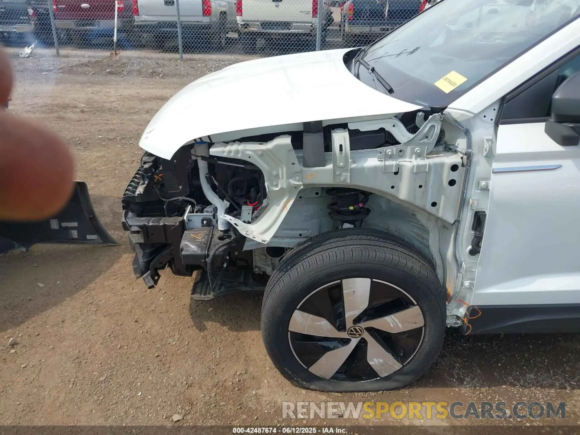 18 Photograph of a damaged car 3VV8X7B25RM041693 VOLKSWAGEN TAOS 2024