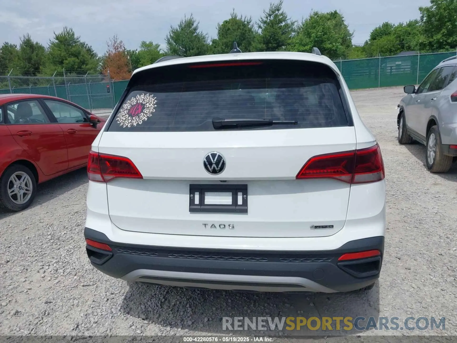 16 Photograph of a damaged car 3VV8X7B26RM032694 VOLKSWAGEN TAOS 2024