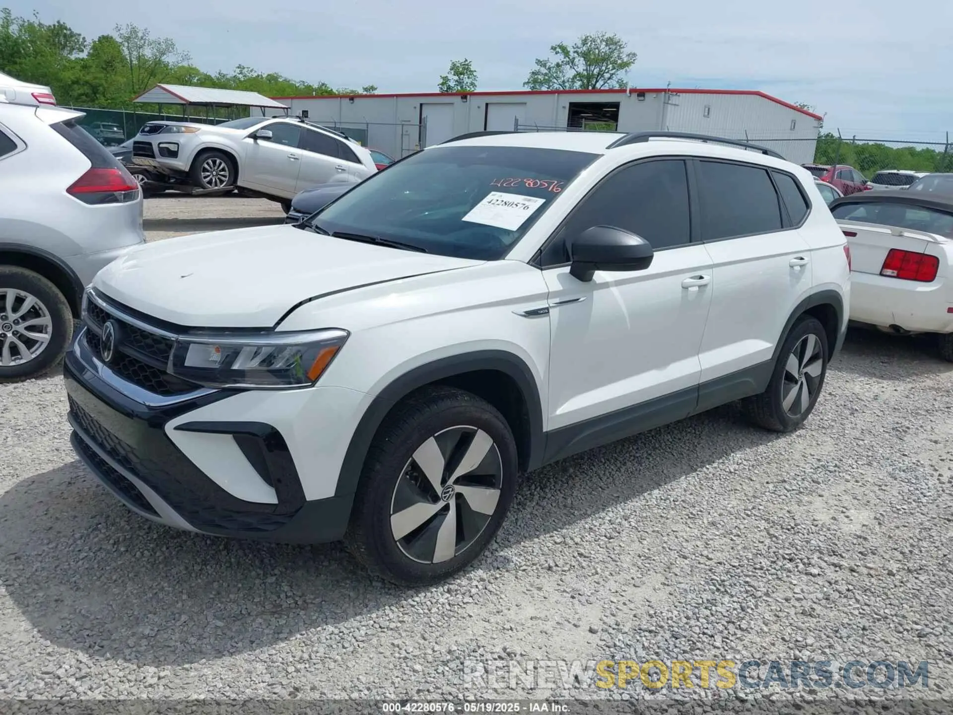 2 Photograph of a damaged car 3VV8X7B26RM032694 VOLKSWAGEN TAOS 2024