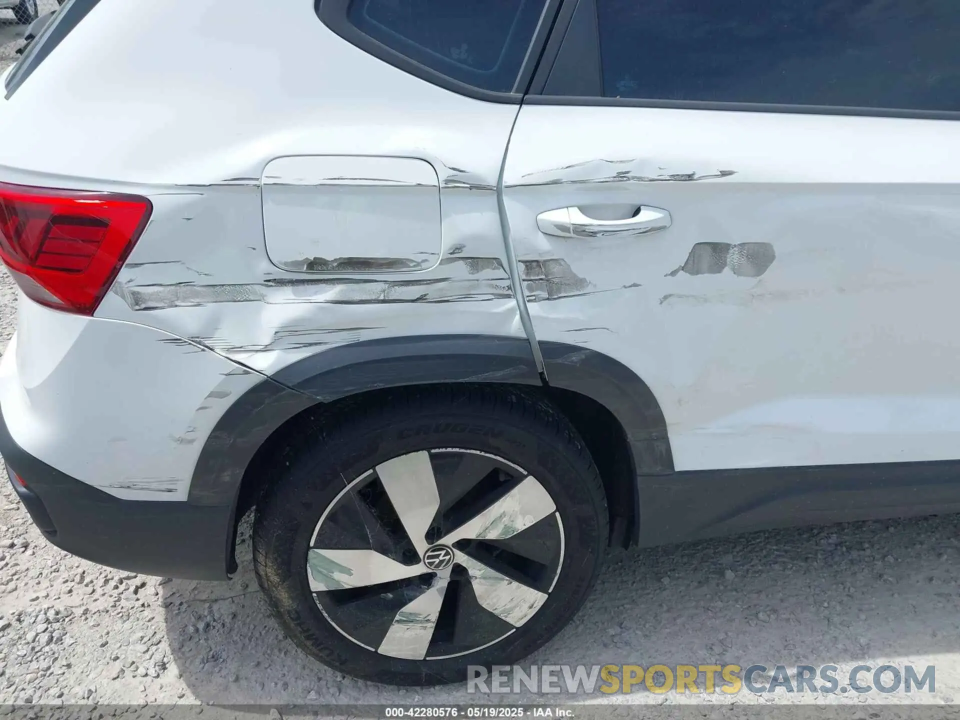6 Photograph of a damaged car 3VV8X7B26RM032694 VOLKSWAGEN TAOS 2024