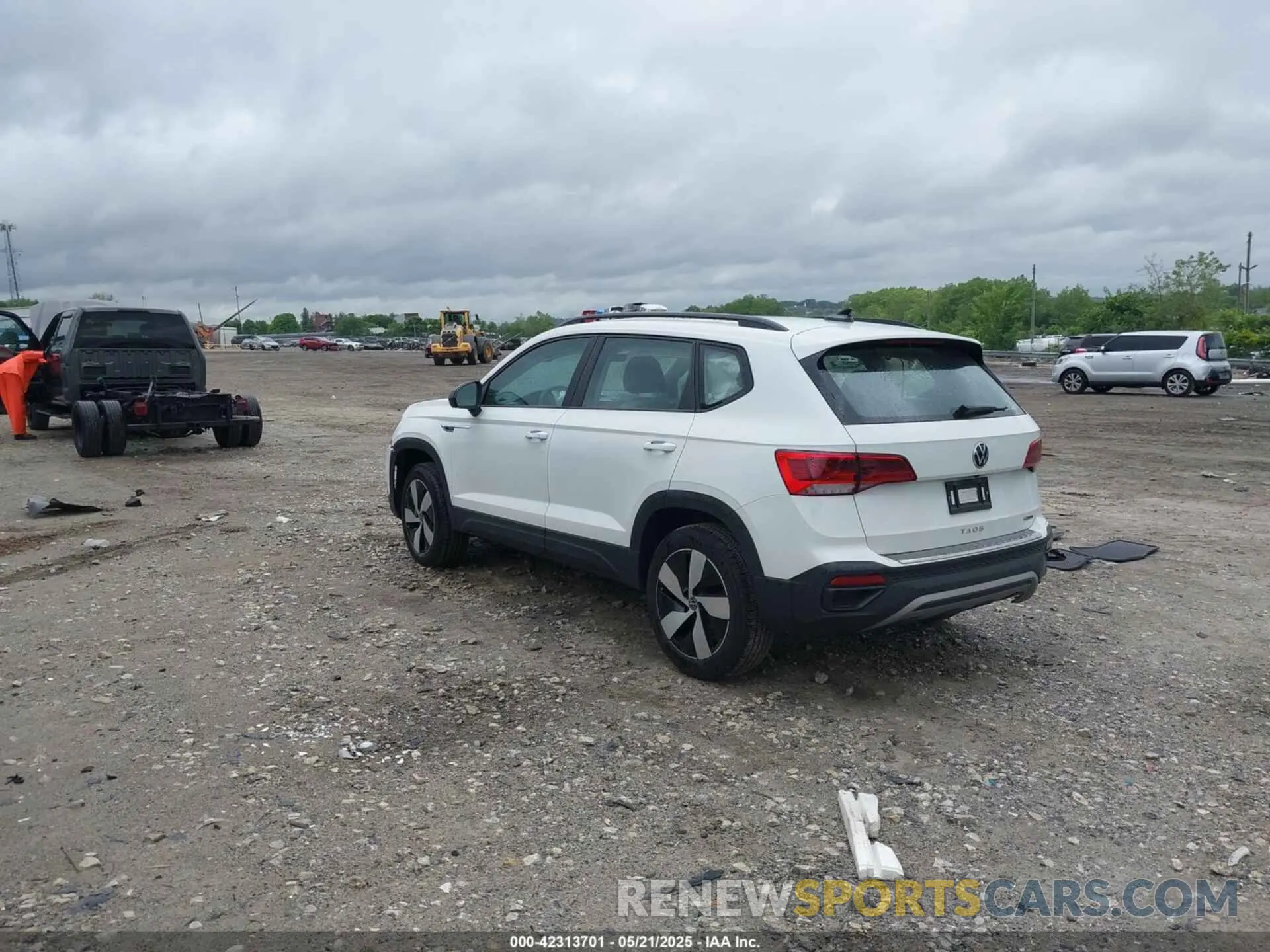 3 Photograph of a damaged car 3VV8X7B26RM069597 VOLKSWAGEN TAOS 2024