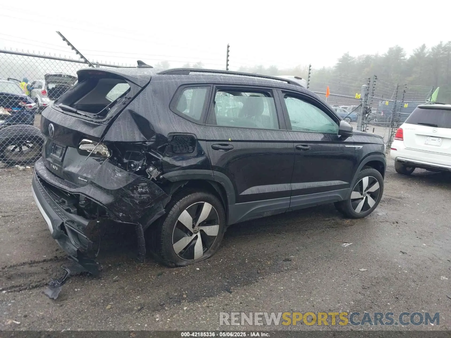 13 Photograph of a damaged car 3VV8X7B28RM123143 VOLKSWAGEN TAOS 2024