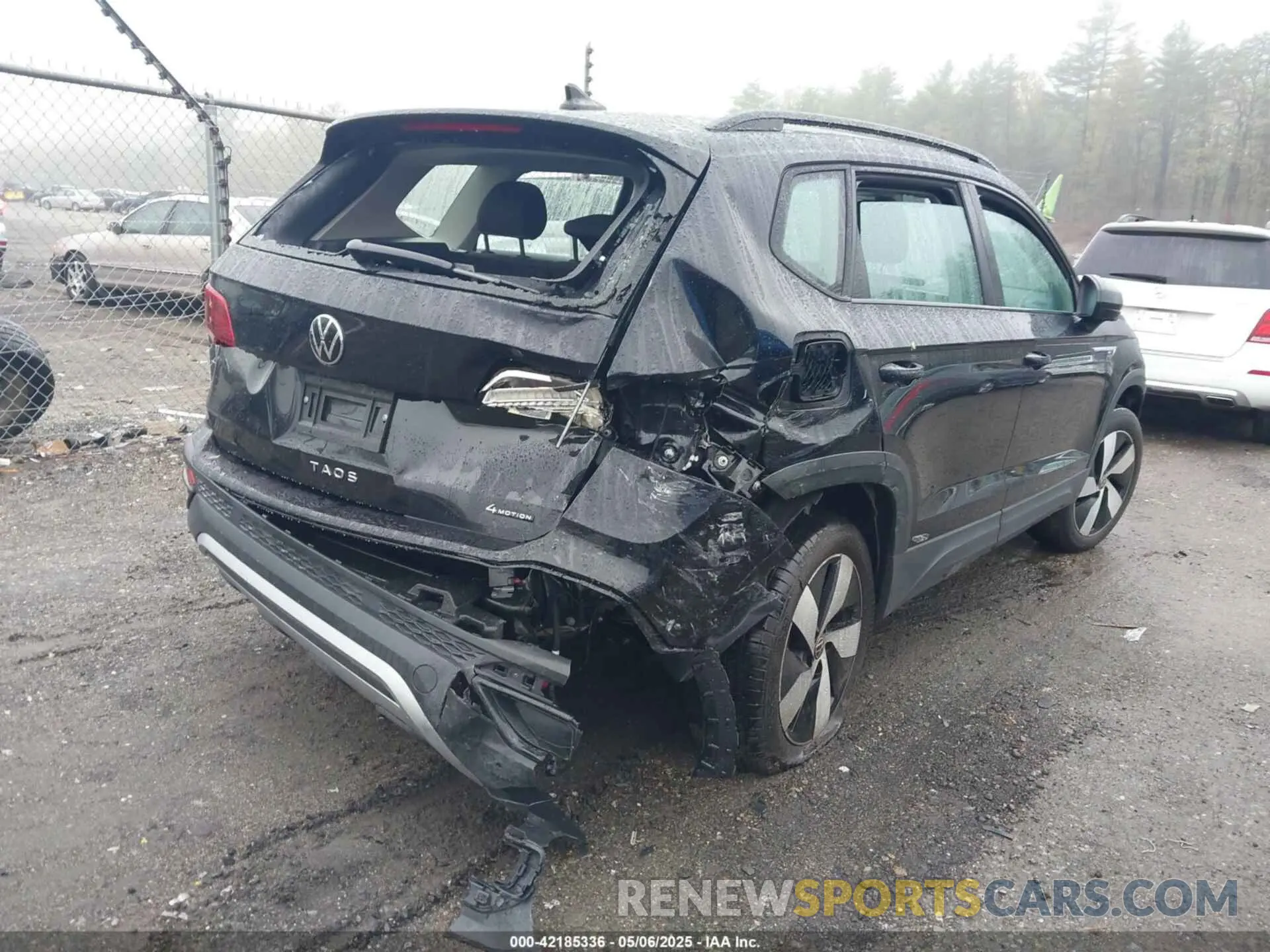 4 Photograph of a damaged car 3VV8X7B28RM123143 VOLKSWAGEN TAOS 2024