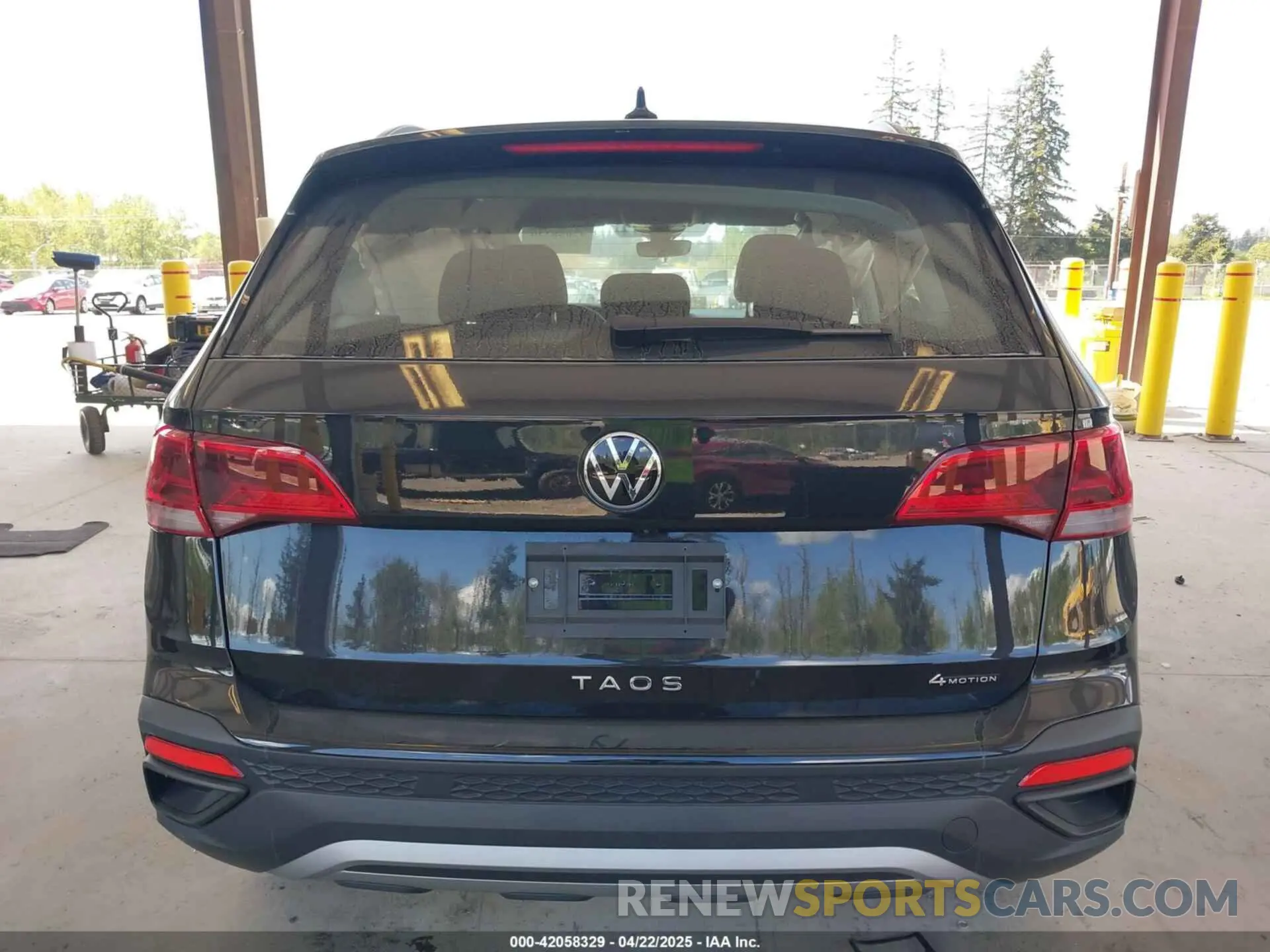 16 Photograph of a damaged car 3VV8X7B2XRM127470 VOLKSWAGEN TAOS 2024