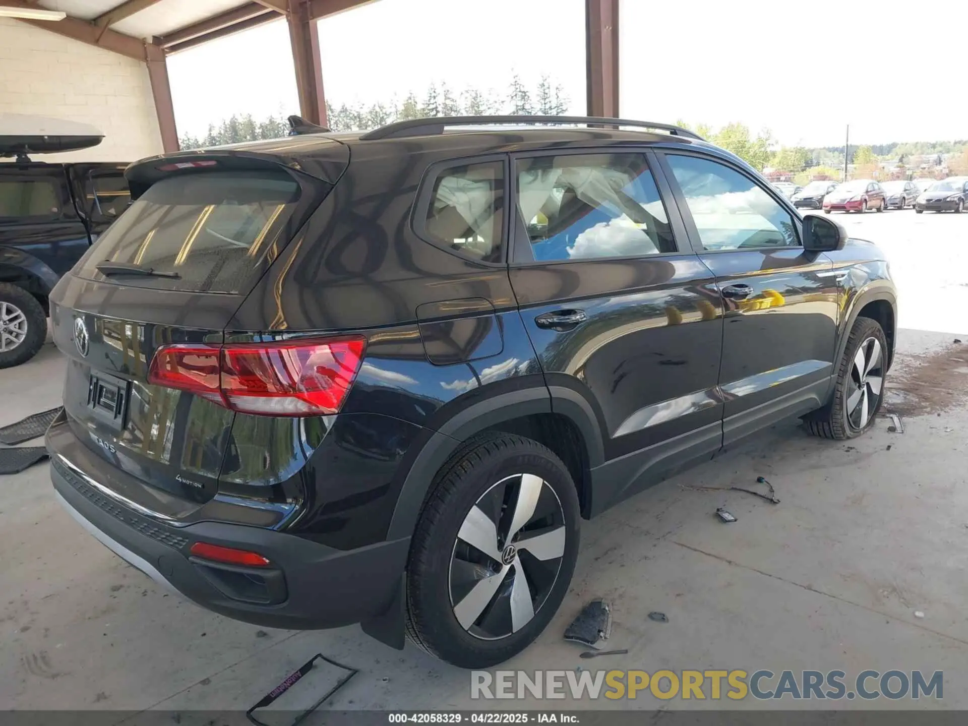 4 Photograph of a damaged car 3VV8X7B2XRM127470 VOLKSWAGEN TAOS 2024